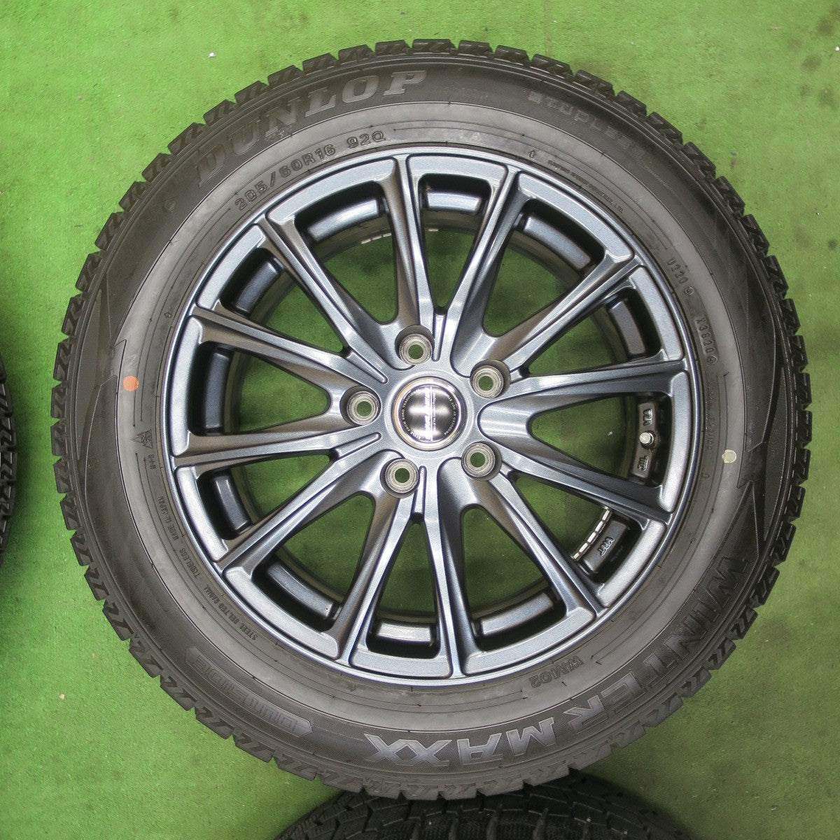 バリ溝！キレイ！9.5分★スタッドレス 205/60R16 ダンロップ ウインターマックス WM02 WAREN ヴァーレン 16インチ PCD114.3/5H★5112102TTス
