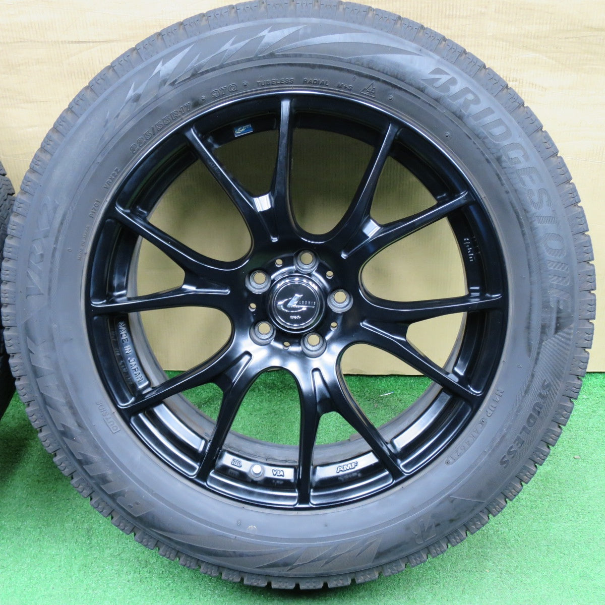 バリ溝！キレイ！9.5分★XV フォレスター 等 LEONIS NAVIA 02 225/55R17 スタッドレス ブリヂストン ブリザック VRX2 レオニス ナヴィア 17インチ PCD100/5H★6030102NKス