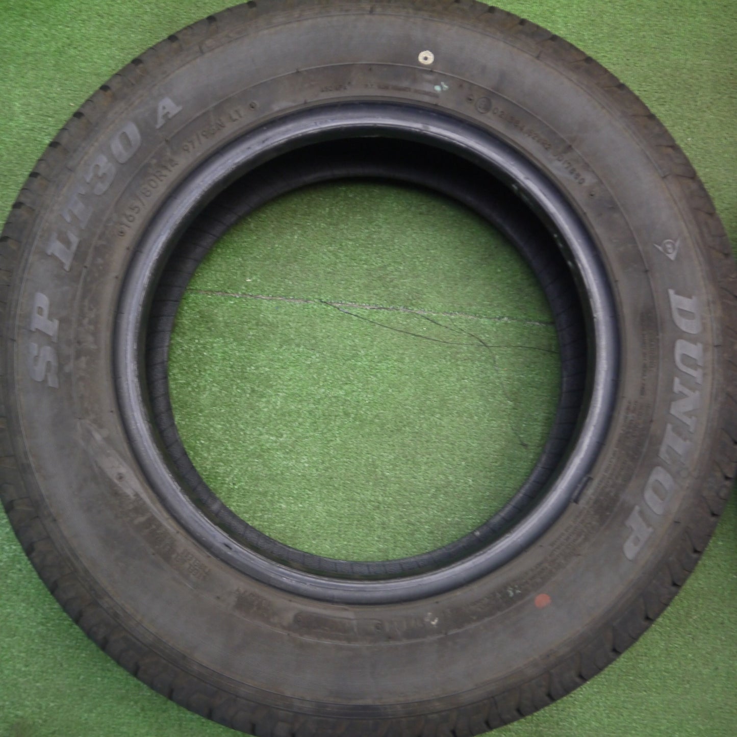 [送料無料] バリ溝！24年！9.5分★165/80R14 97/95N ダンロップ SP LT30 A タイヤ 14インチ タウンエース バネット ボンゴ 等★5020706Hノタ