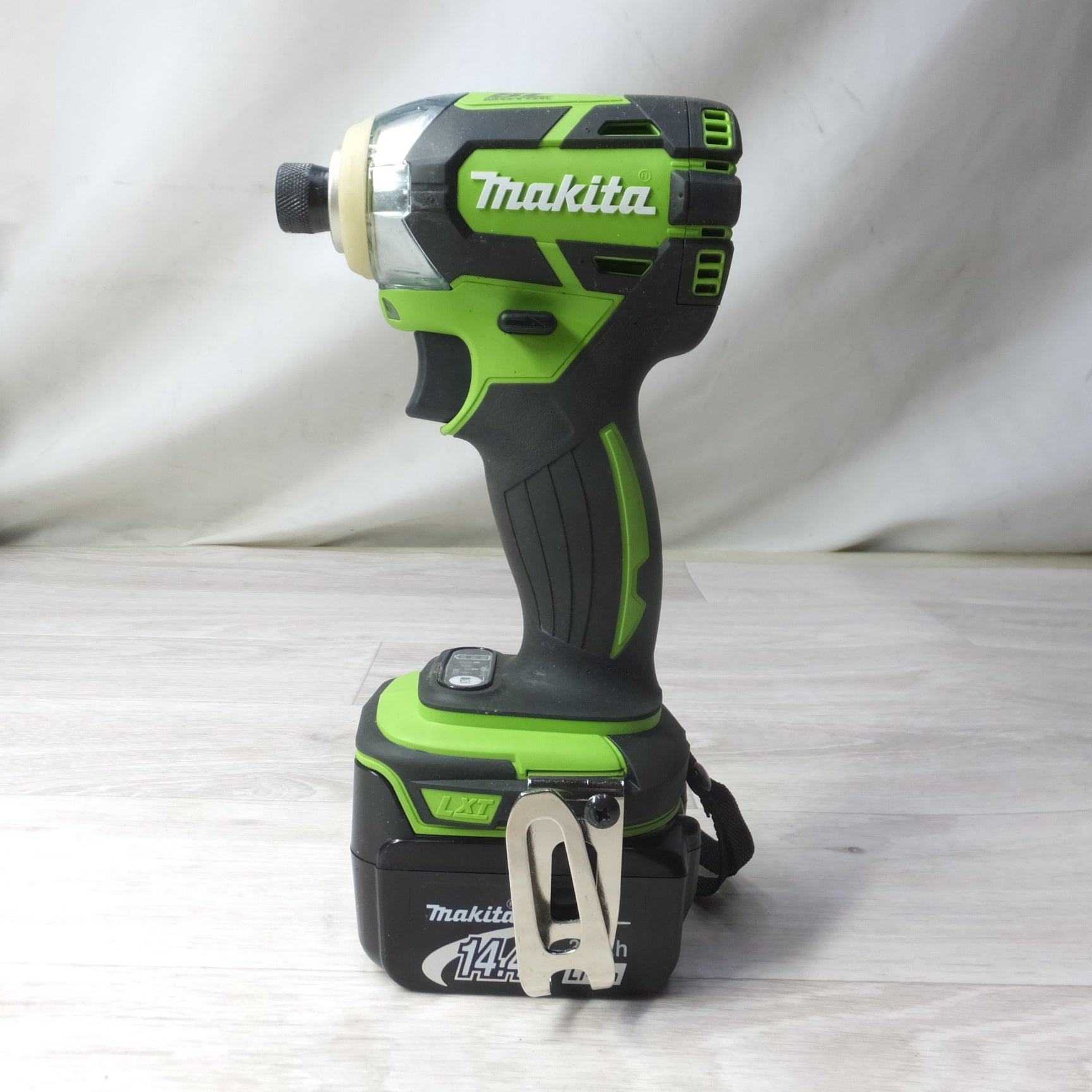 送料無料] 美品◇makita マキタ 充電式インパクトドライバ