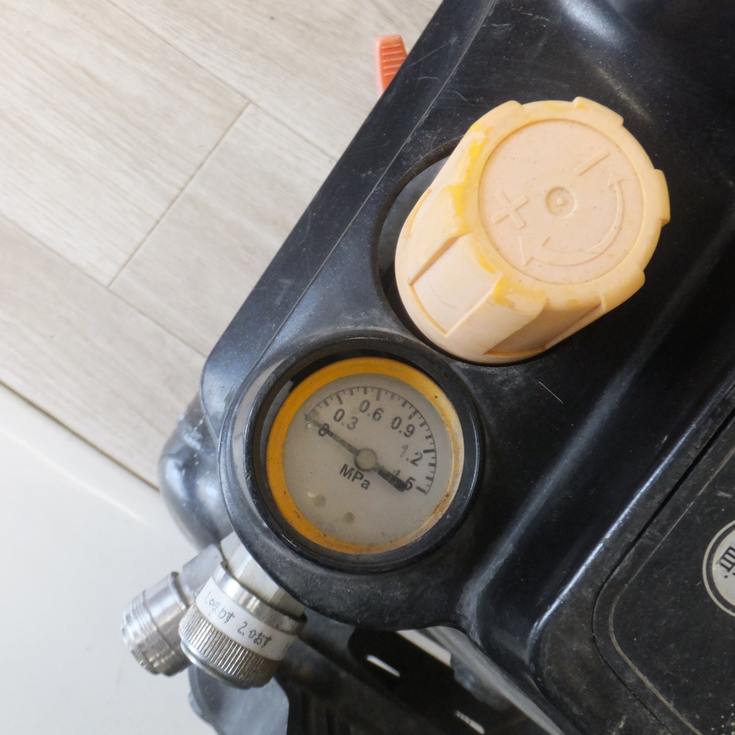 [送料無料] 現状品★マックス MAX スーパーエア・コンプレッサ AK-HL1250E2 ブラックオニキス　100V 50/60Hz 15A 1,450W★