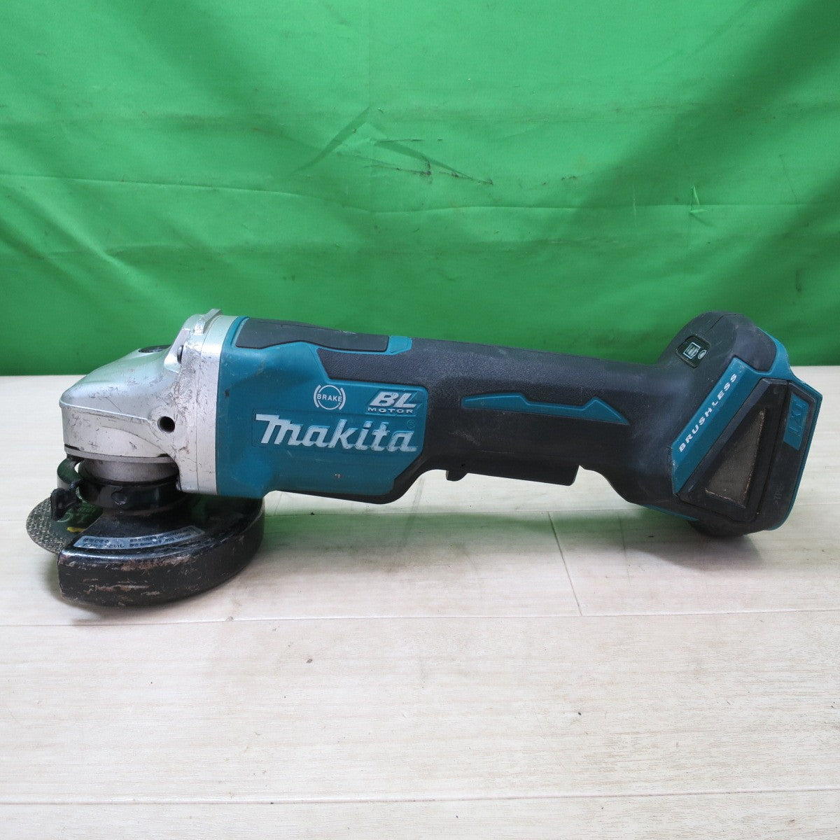 [送料無料] ☆マキタ 100mm 充電式 ディスクグラインダ GA408D 電動 工具 研削 研摩 研磨 機 makita 18V コードレス☆