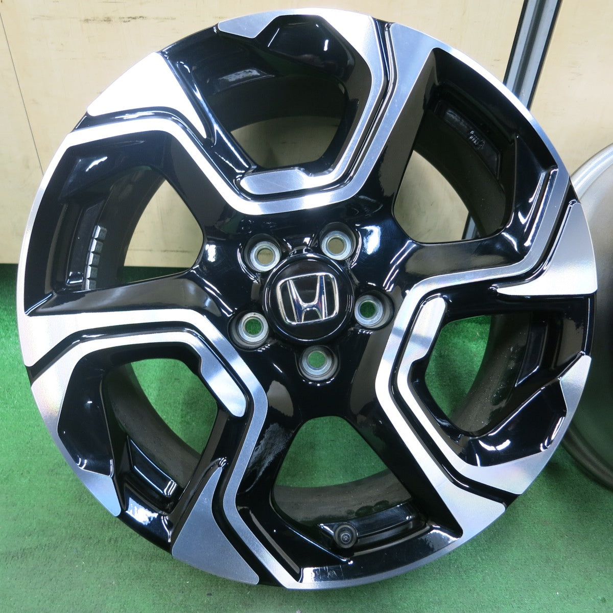 [送料無料] キレイ★ホンダ CR-V 純正 ホイール 18インチ 18×7.5J PCD114.3/5H★4110803SYホ