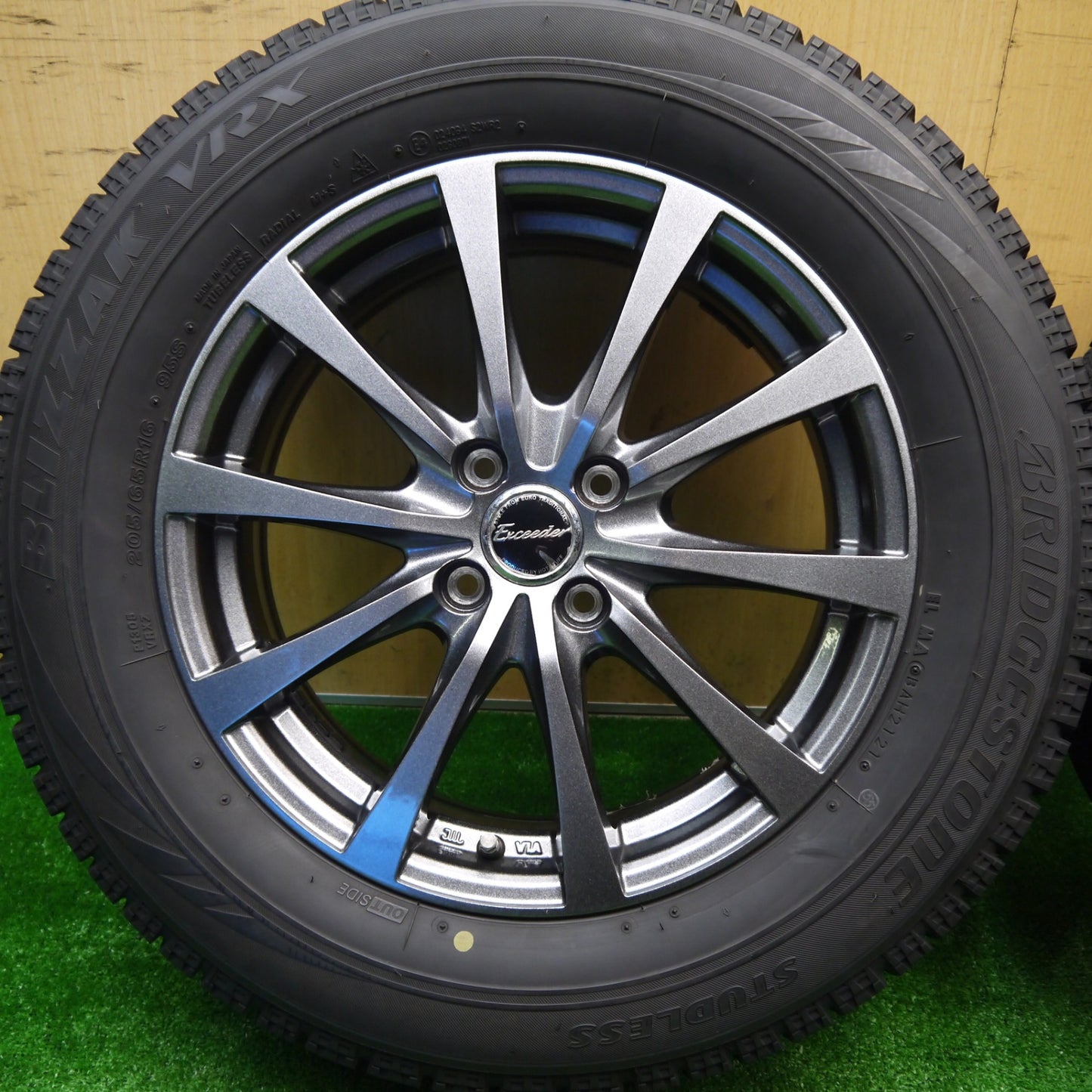 バリ溝！21年！キレイ！9分★スタッドレス 205/65R16 ブリヂストン ブリザック VRX Exceeder エクシーダー 16インチ PCD100/4H★5101505Hス