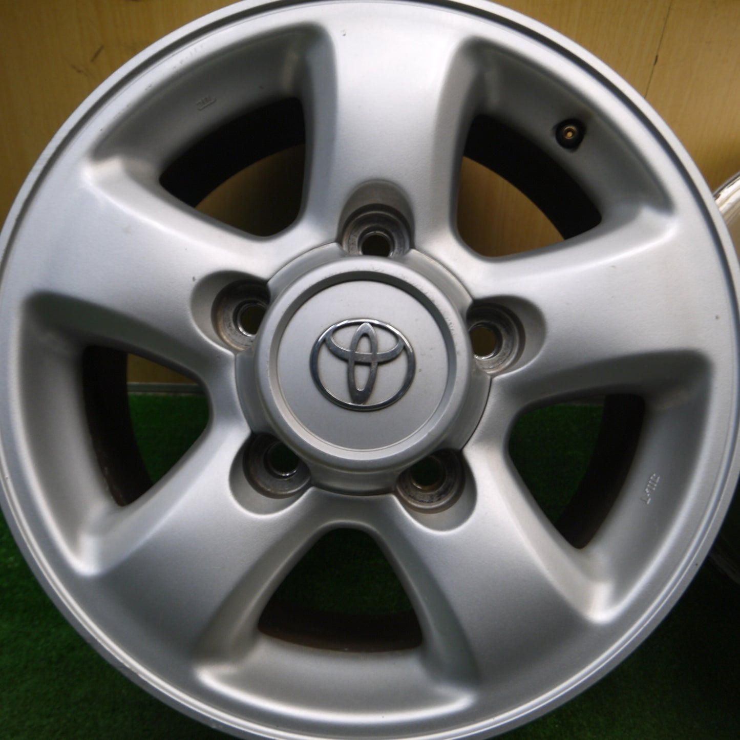 [送料無料] 4本価格★トヨタ ランクル 100 純正 ホイール 16インチ ランドクルーザー 16×8JJ PCD150/5H★5012211Hホ