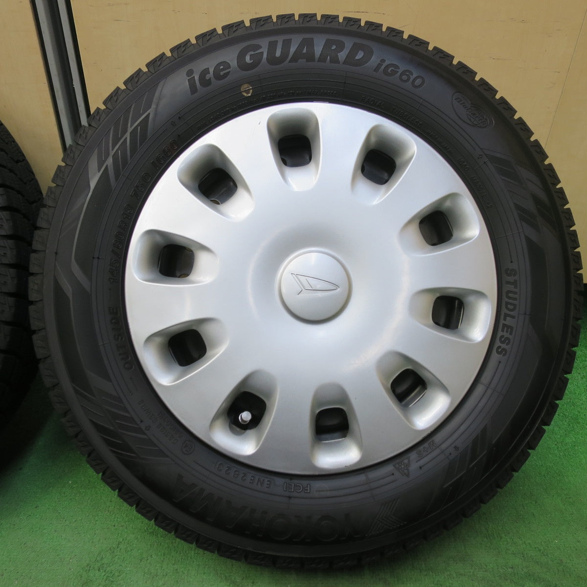バリ溝！23年！9分★ダイハツ タント 純正 スチール 145/80R13 スタッドレス ヨコハマ アイスガード iG60 13インチ PCD100/4H★5072408イス