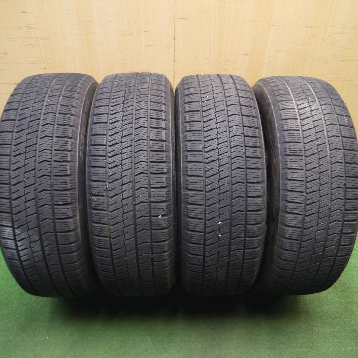 バリ溝！21年！キレイ！9分★スタッドレス 215/60R17 ブリヂストン ブリザック VRX2 Exceeder エクシーダー 17インチ PCD114.3/5H★5013108Hス