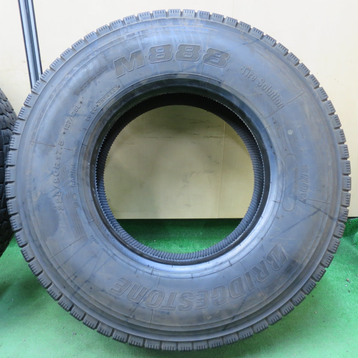 [送料無料] バリ溝！23年！8.5分★トラック タイヤ 225/90R17.5 127/125L ブリヂストン M888 Z ミックス オールシーズン 17.5インチ★5011508イノタ