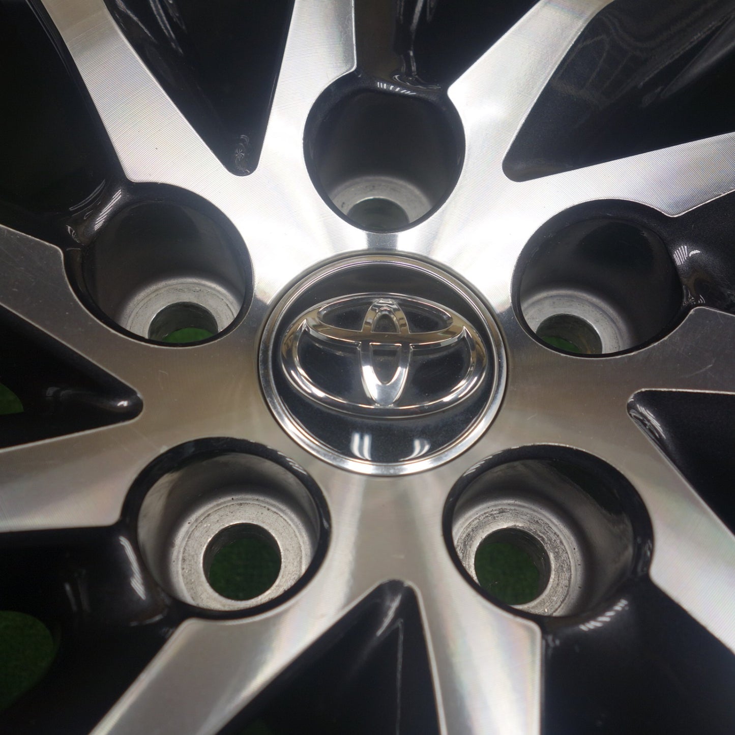 バリ溝！キレイ！8.5分★トヨタ 30系 アルファード ヴェルファイア 純正 225/60R17 スタッドレス ブリヂストン ブリザック VRX 17インチ PCD114.3/5H★6050102KTス