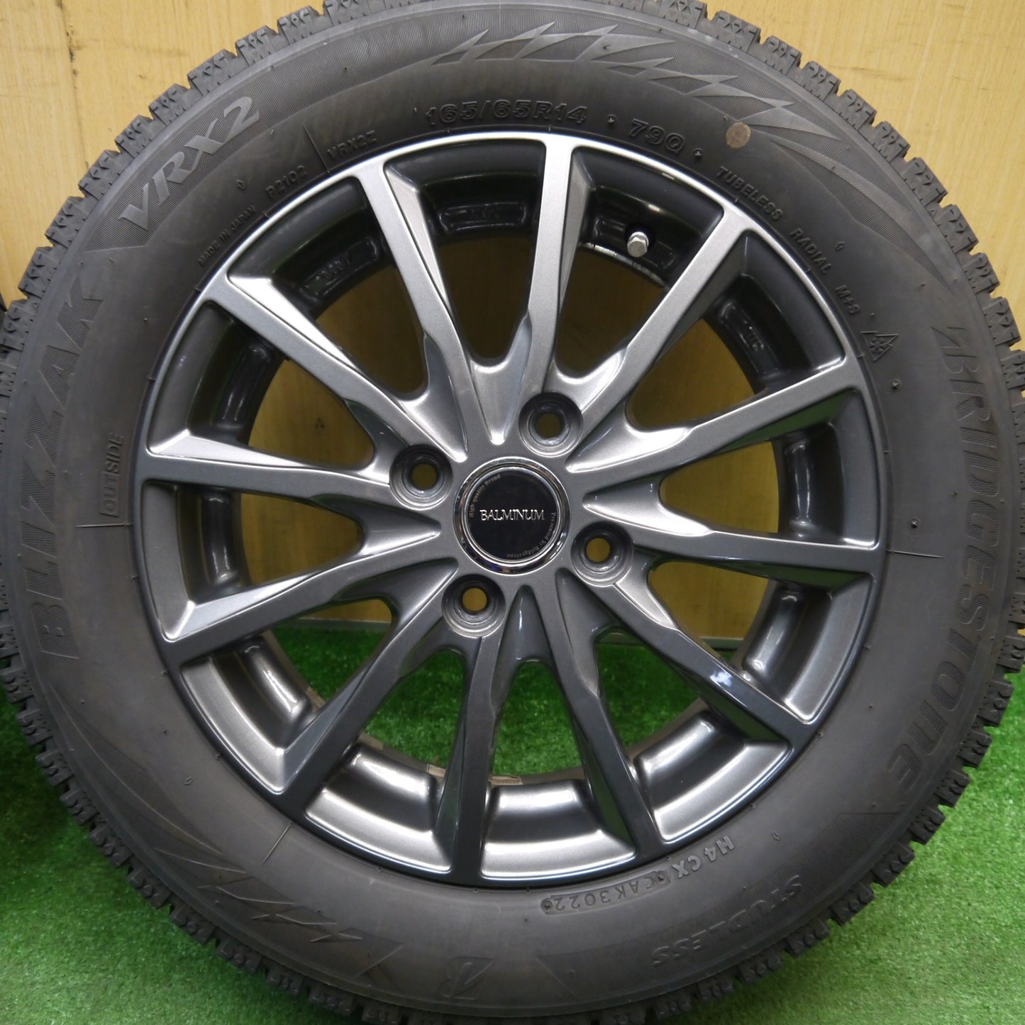 バリ溝！22年！キレイ！8.5分★スタッドレス 165/65R14 ブリヂストン ブリザック VRX2 BALMINUM AR12 バルミナ 14インチ ソリオ ハスラー 等 PCD100/4H★6022503Hス