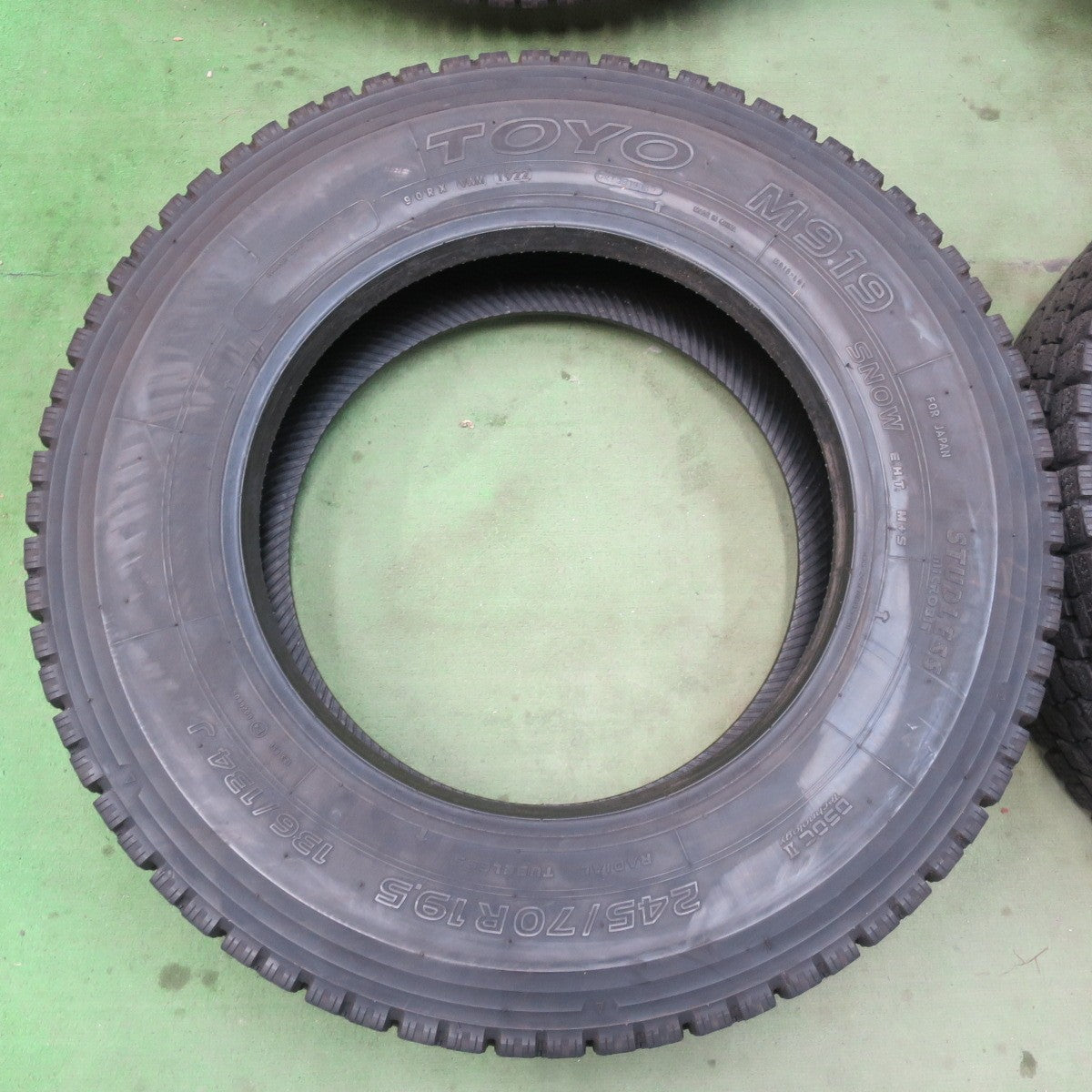 4本価格！22年★トラック タイヤ 245/70R19.5 136/134J スタッドレス トーヨー M919 19.5インチ★6031202イスタ