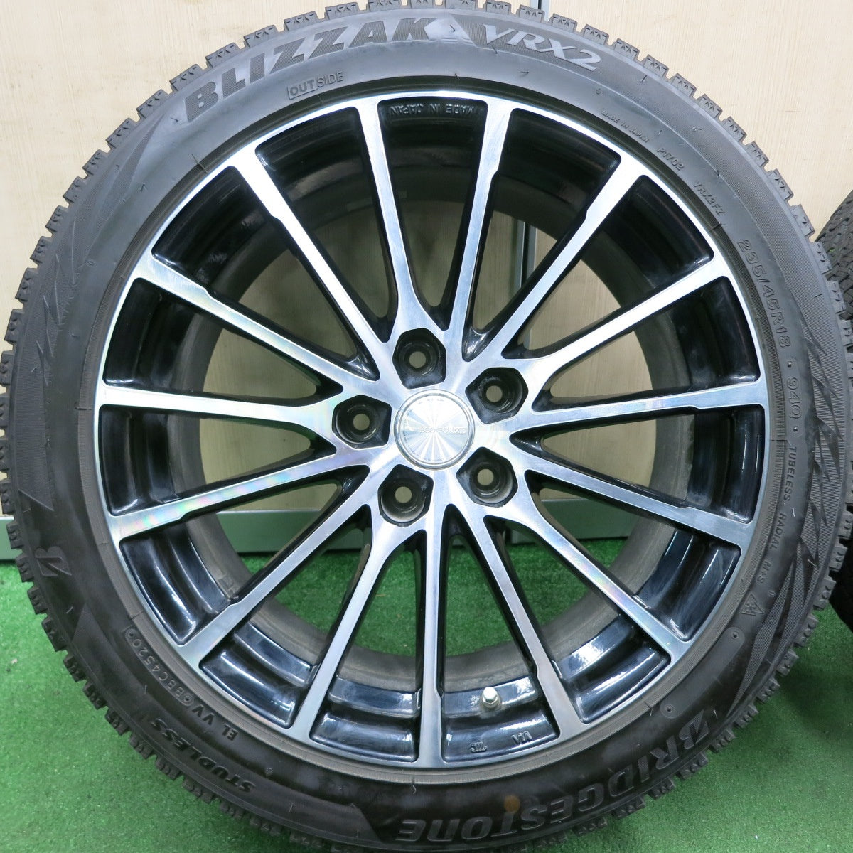 *送料無料* 4本価格！20年★スタッドレス 235/45R18 ブリヂストン ブリザック VRX2 ECO FORME エコフォルム 18インチ PCD114.3/5H★4062702HAス