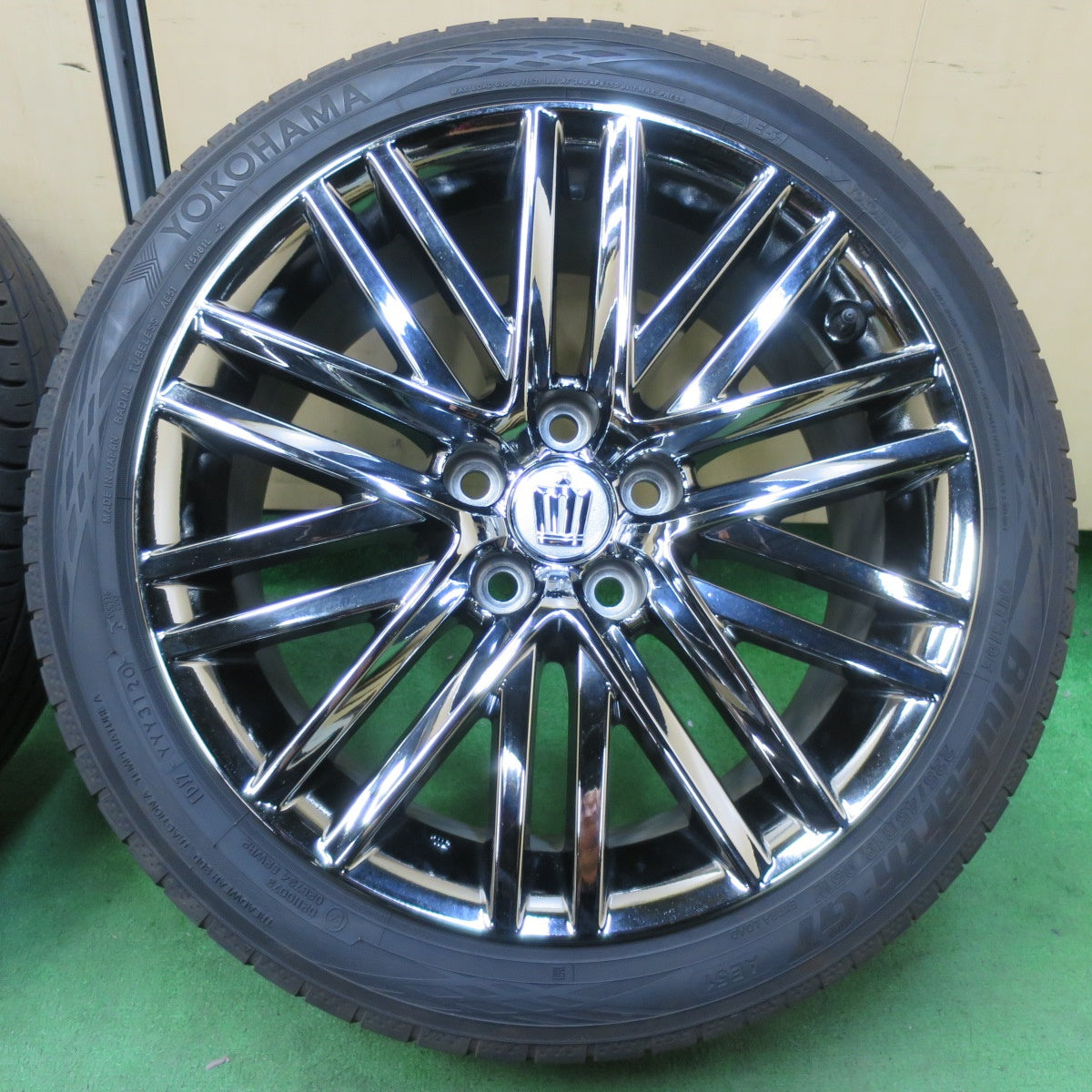 [送料無料] 4本価格！20年★トヨタ 210系 クラウン アスリート 純正 225/45R18 ヨコハマ BluEarth-GT AE51 18インチ PCD114.3/5H★4102907イノ