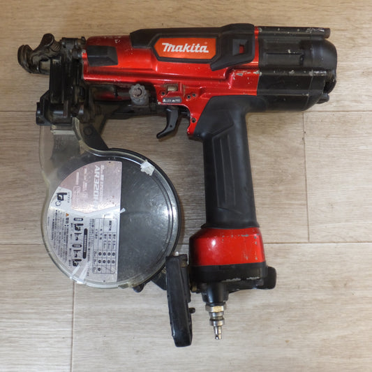 [送料無料] ★マキタ makita 32mm高圧エアビス打ち機 AR320HR　ボード用ビス32mm★
