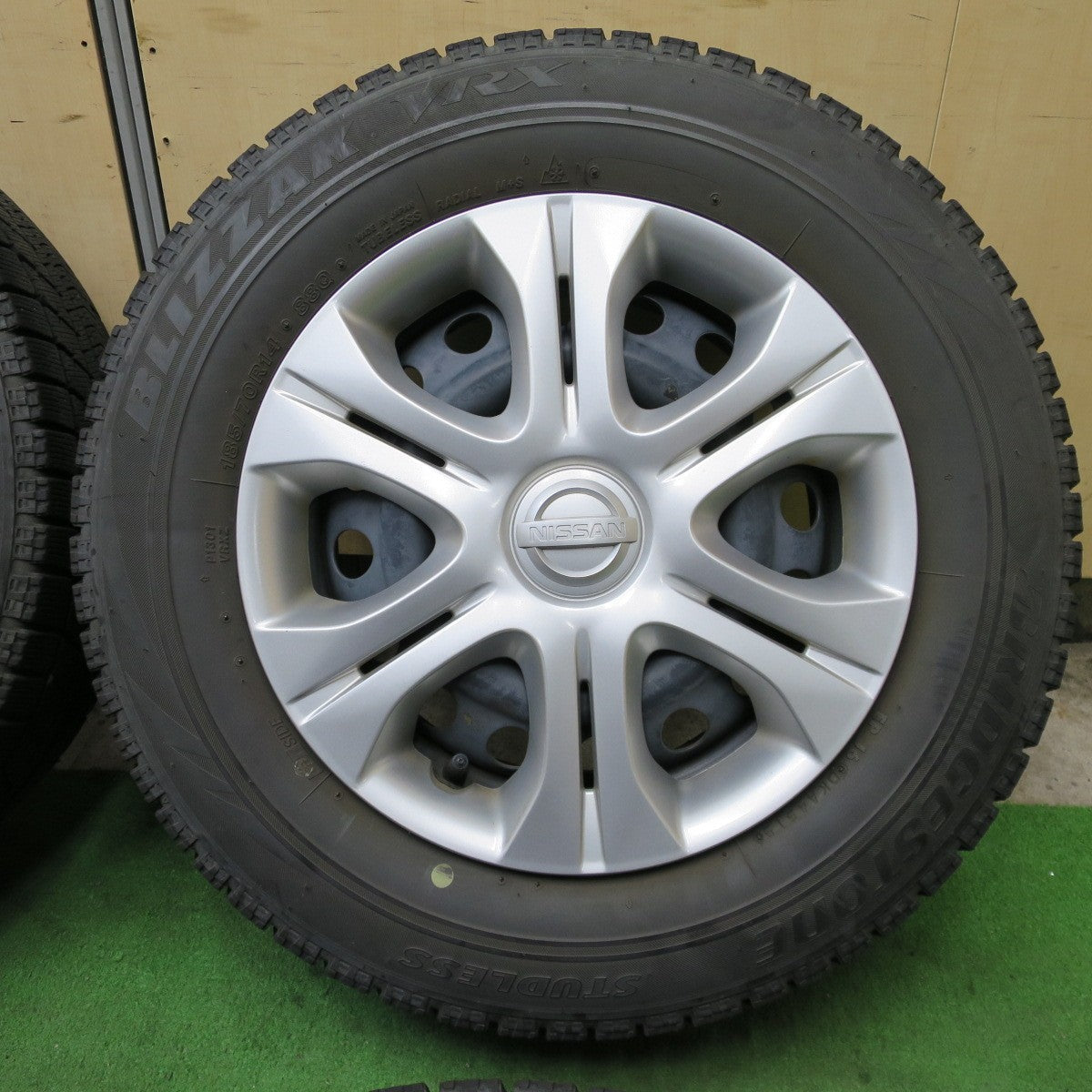 4本価格★日産 ノート 純正 スチール 185/70R14 スタッドレス ブリヂストン ブリザック VRX 14インチ PCD100/4H★6032101ナス