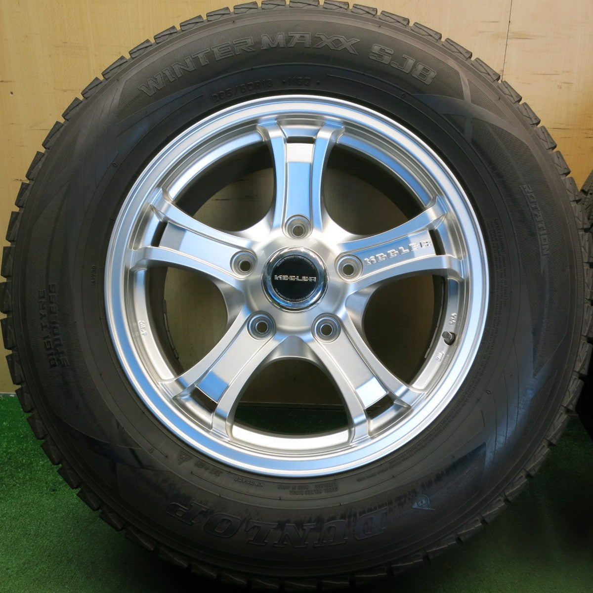 バリ溝！キレイ！9.5分◎ランクル 等 KEELER 285/60R18 スタッドレス ダンロップ ウインターマックス SJ8 キーラー 18インチ PCD150/5H◎6061104HAス