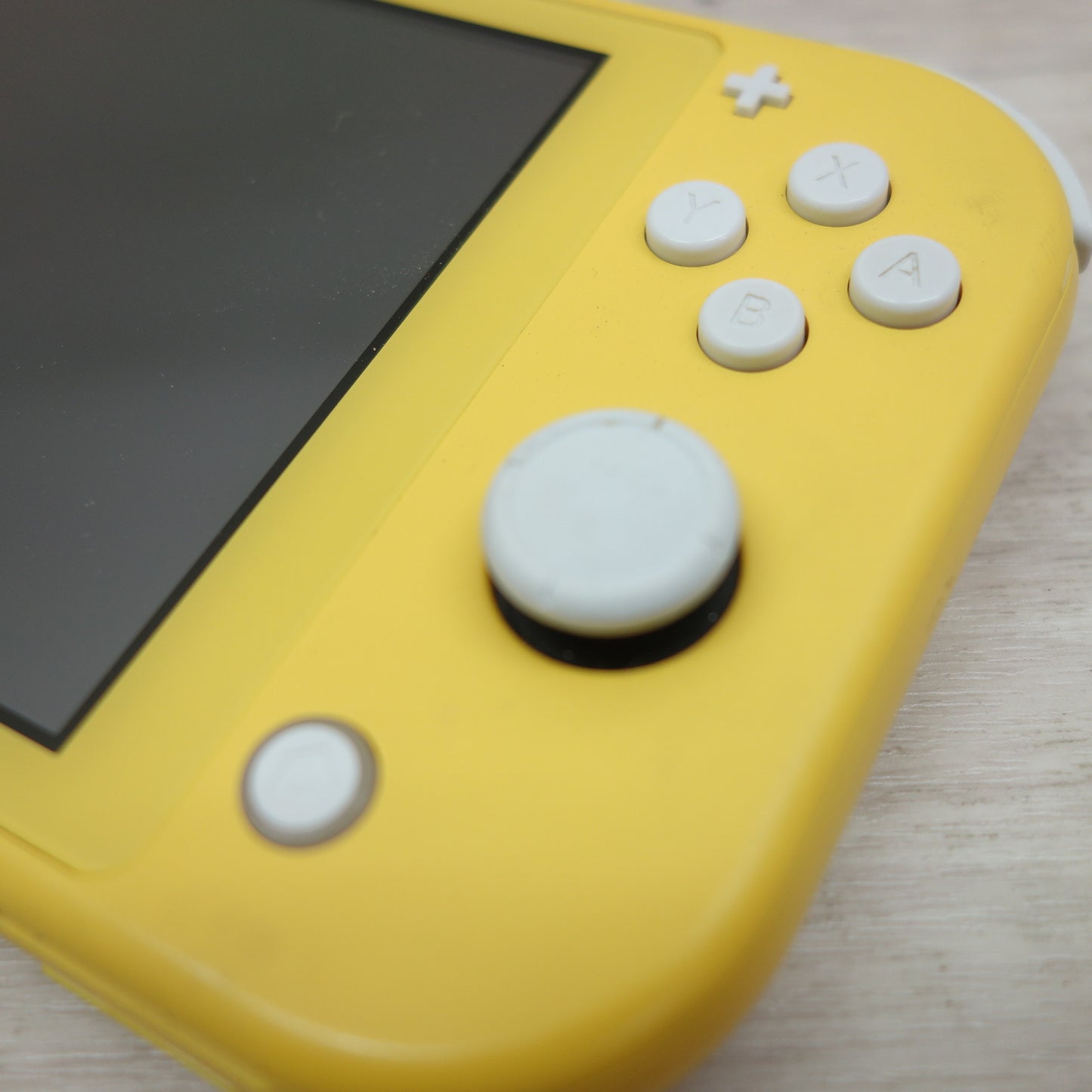 [送料無料] ☆任天堂 スイッチ ライト 本体 HDH-001 Nintendo Switch Lite 黄色 イエロー☆
