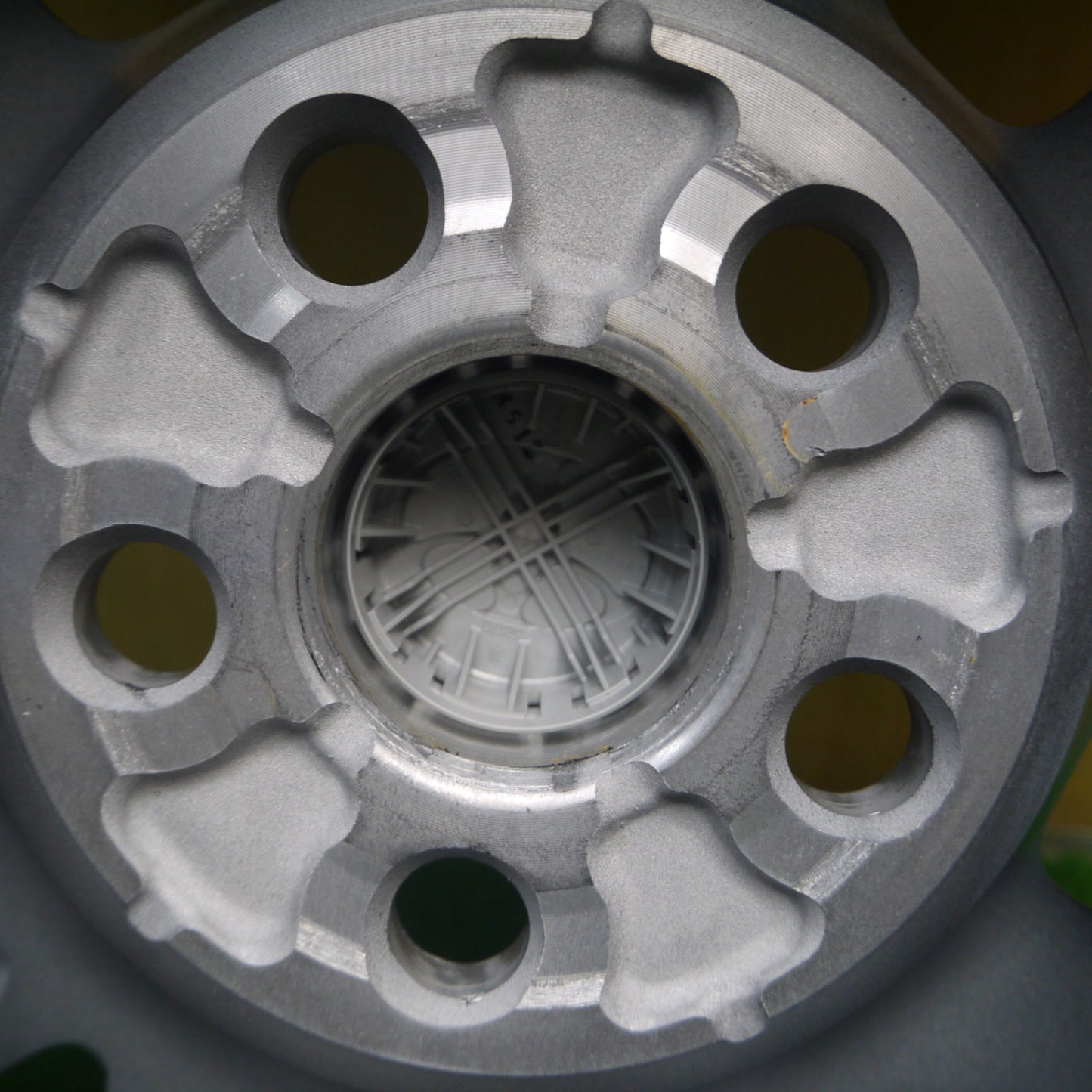 [送料無料] 新車外し！1本★トヨタ カローラ スポーツ GZ 純正 ホイール 18インチ 18×8J PCD100/5H★5022104Hホ