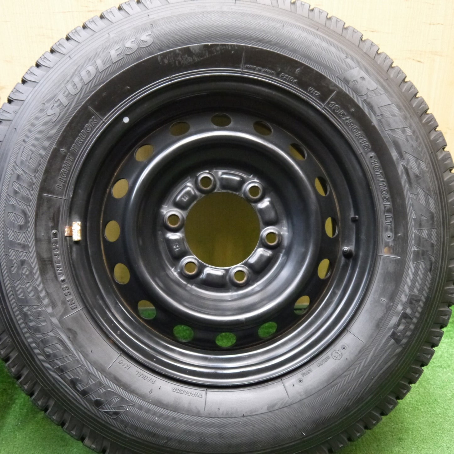 バリ溝！21年！キレイ！9分★トヨタ ハイエース 純正 スチール 195/80R15 107/105L スタッドレス ブリヂストン ブリザック VL1 15インチ PCD139.7/6H★5051201Hス