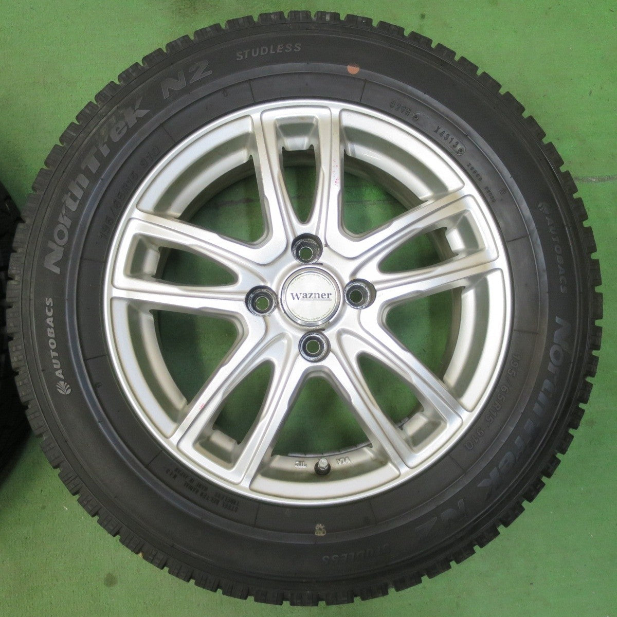 バリ溝！9.5分★スタッドレス 195/65R15 オートバックス ノーストレック N2 Wazner ワズナー 15インチ PCD100/4H★5040805イス