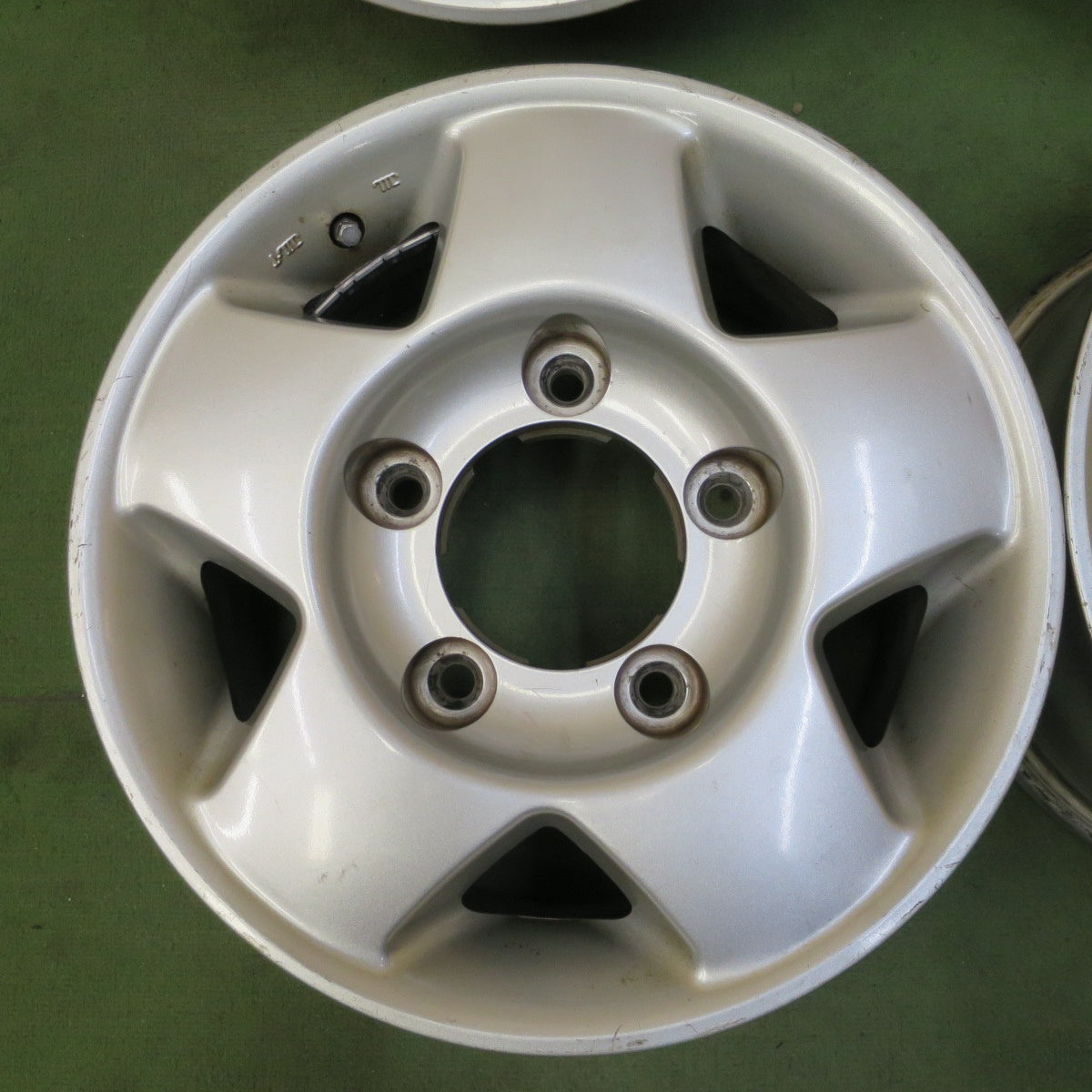 4本価格★ランドローバー 等 BRADLEY V ブラッドレー 16インチ ホイール 16×7JJ PCD165.1/5H★6072402NGホ