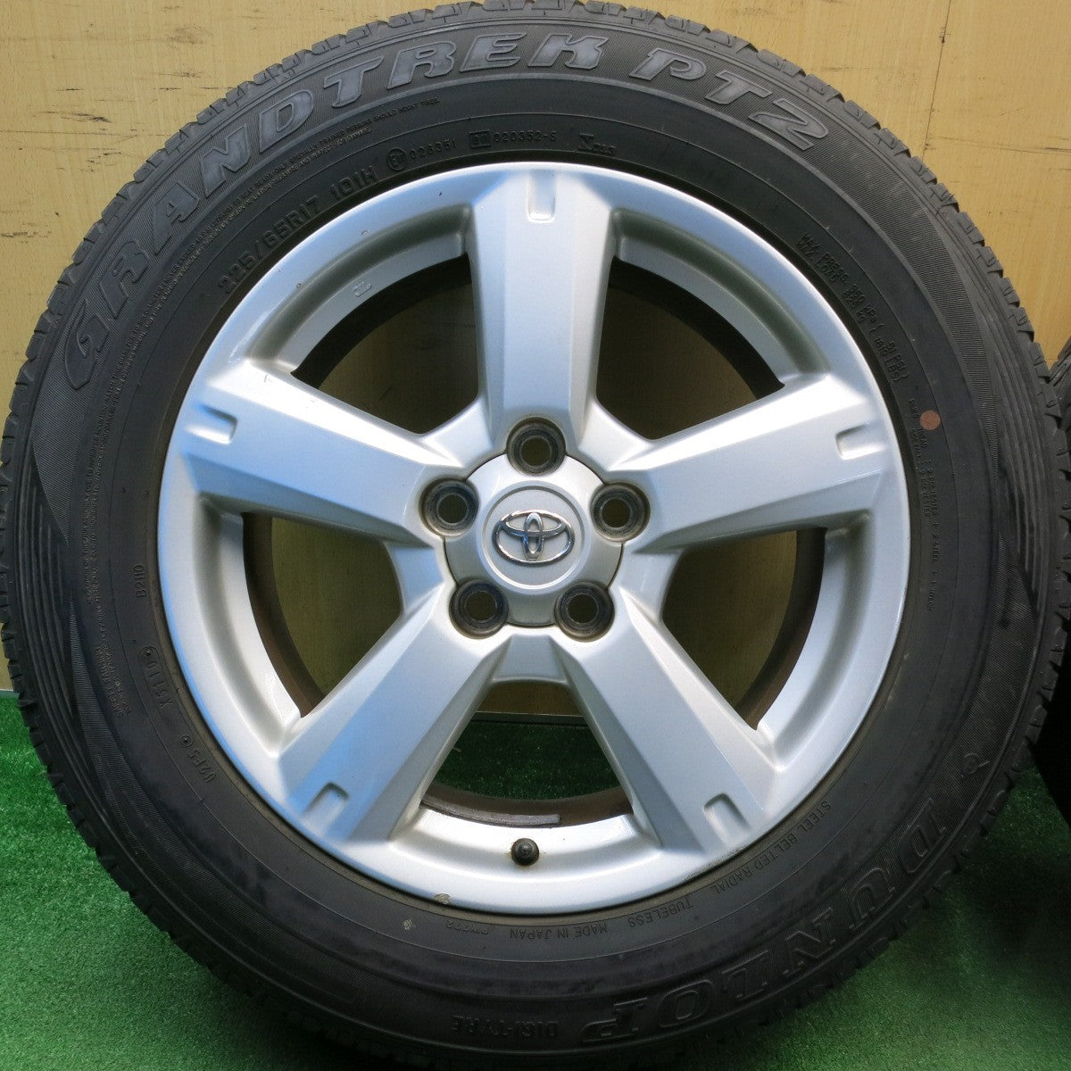 4本価格★トヨタ RAV4 ハリアー ヴァンガード 等 純正 225/65R17 ダンロップ グラントレック PT2 17インチ PCD114.3/5H★6040511HAノ