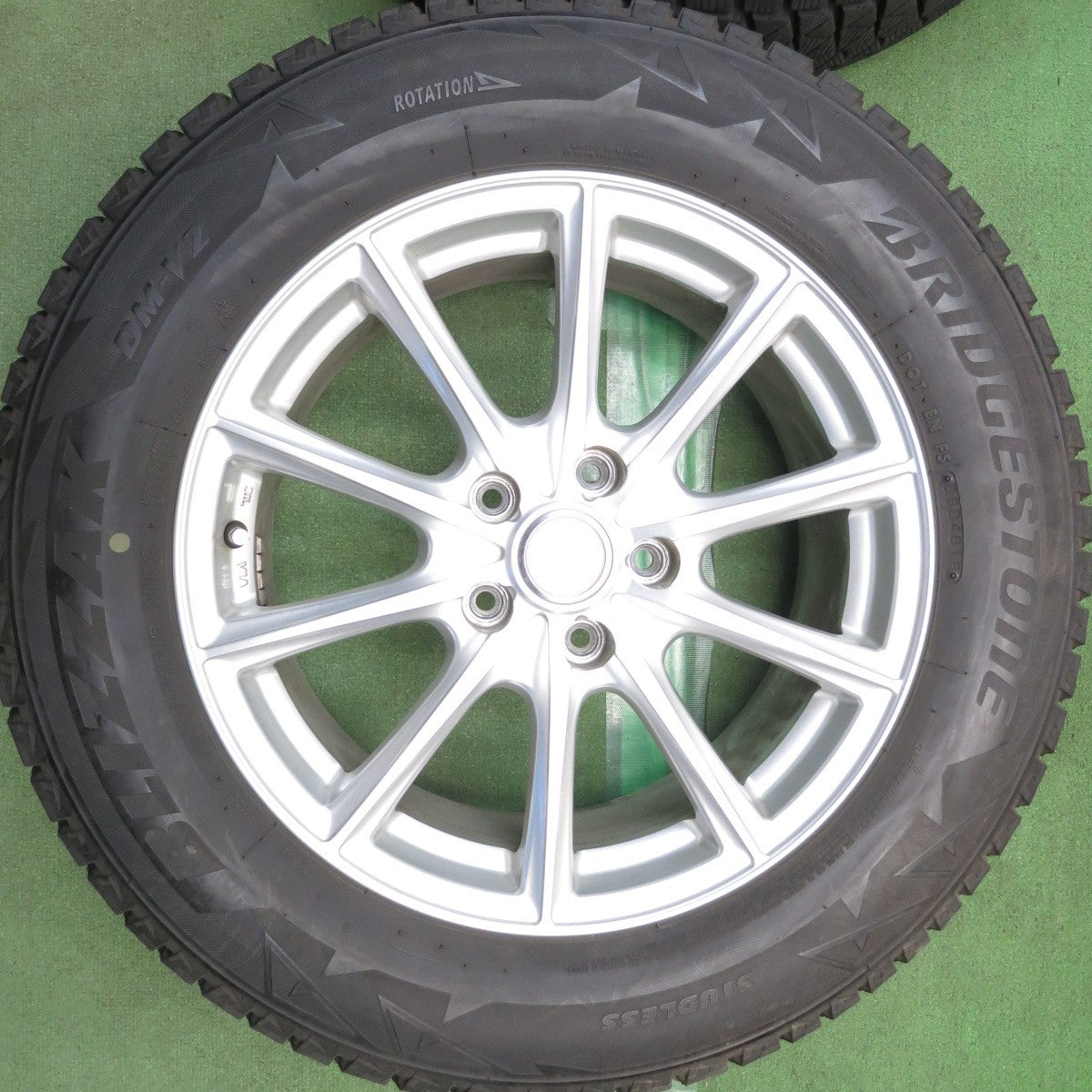 キレイ◎スタッドレス 225/65R17 ブリヂストン ブリザック DM-V2 ECO FORME SE-15 エコフォルム 17インチ PCD114.3/5H◎6101102HAス