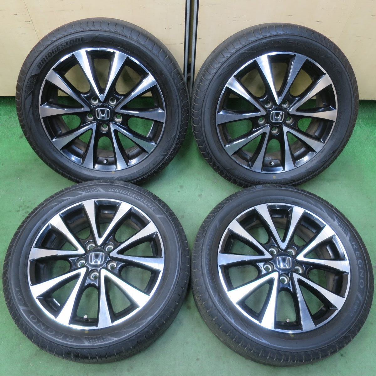 バリ溝！22年！9.5分★ホンダ RK ステップワゴン スパーダ 純正 205/55R17 ブリヂストン レグノ GRVⅡ 17インチ PCD114.3/5H★6022506イノ