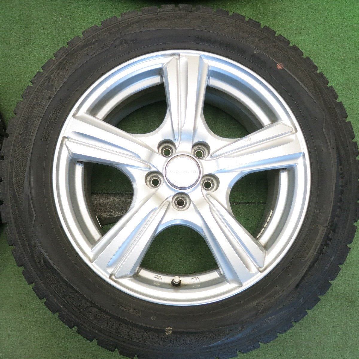 バリ溝！9.5分◎インプレッサ 等 205/60R16 スタッドレス ダンロップ ウインターマックス WM01 VIOLENTO ヴィオレント 16インチ PCD100/5H◎6080206HAス