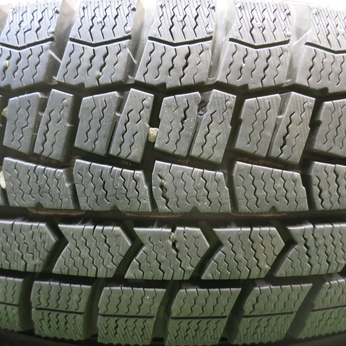 バリ溝！ほぼ10分★スタッドレス 165/65R15 ダンロップ ウインターマックス WM02 VEMOTION Vエモーション 軽サイズ タフト 等 PCD100/4H★5081602HAス