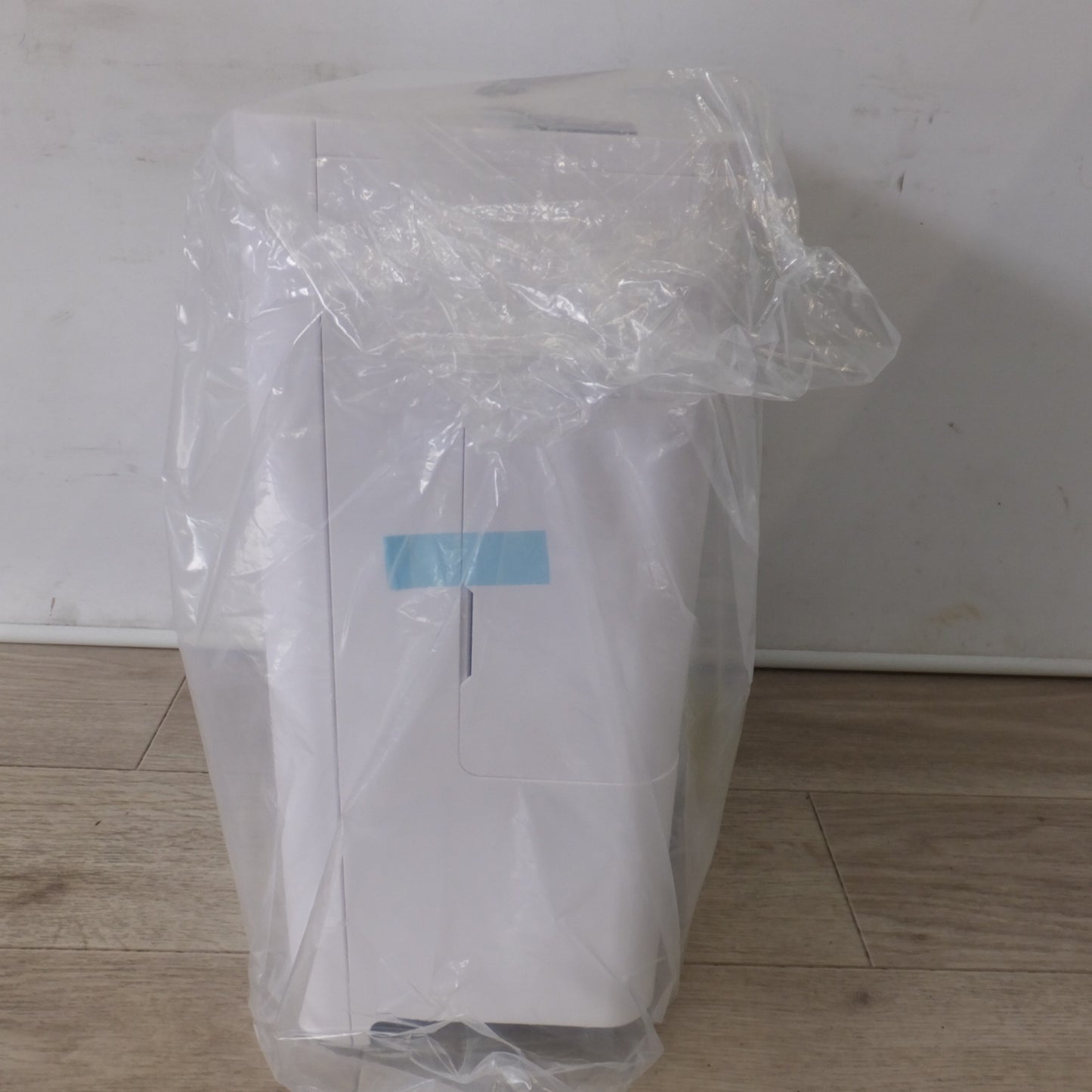 ●複数在庫有●[送料無料] 未使用★SANKA 2023年製 スチーム式加湿器 Steam Humidifier SSH-4000WH　AC100V　50/60Hz 350W★