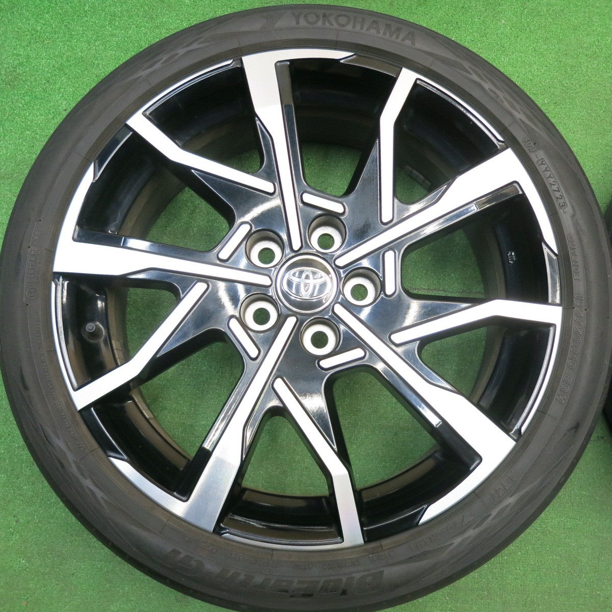 キレイ！23年★トヨタ 60系 プリウス PHV 純正 195/50R19 ヨコハマ BluEarth-GT AE51J ブルーアース 19インチ PCD114.3/5H★6010311HAノ