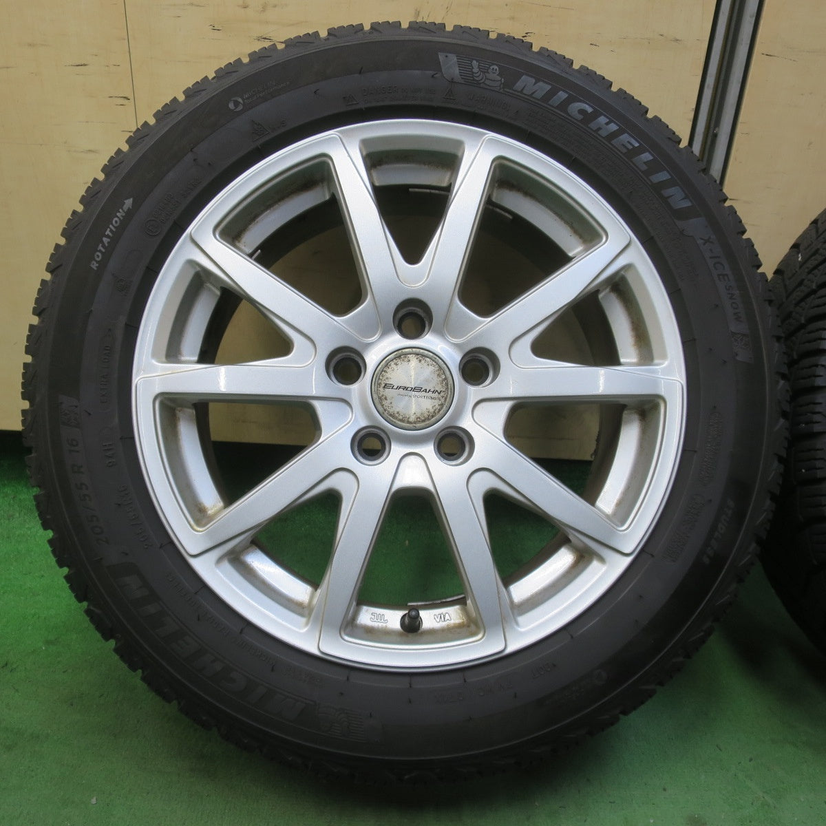 バリ溝！22年！8.5分★ワーゲン 等 EUROBAHN SPORTECHNIC 205/55R16 スタッドレス ミシュラン X-ICE SNOW ユーロバーン スポーツテクニック 16インチ PCD112/5H★6022604イス