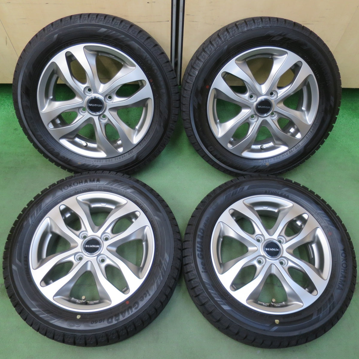 ほぼ未使用！24年！キレイ★スタッドレス 165/65R14 ヨコハマ アイスガード iG60 BALMINUM バルミナ 14インチ ソリオ ハスラー 等 PCD100/4H★5111204イス