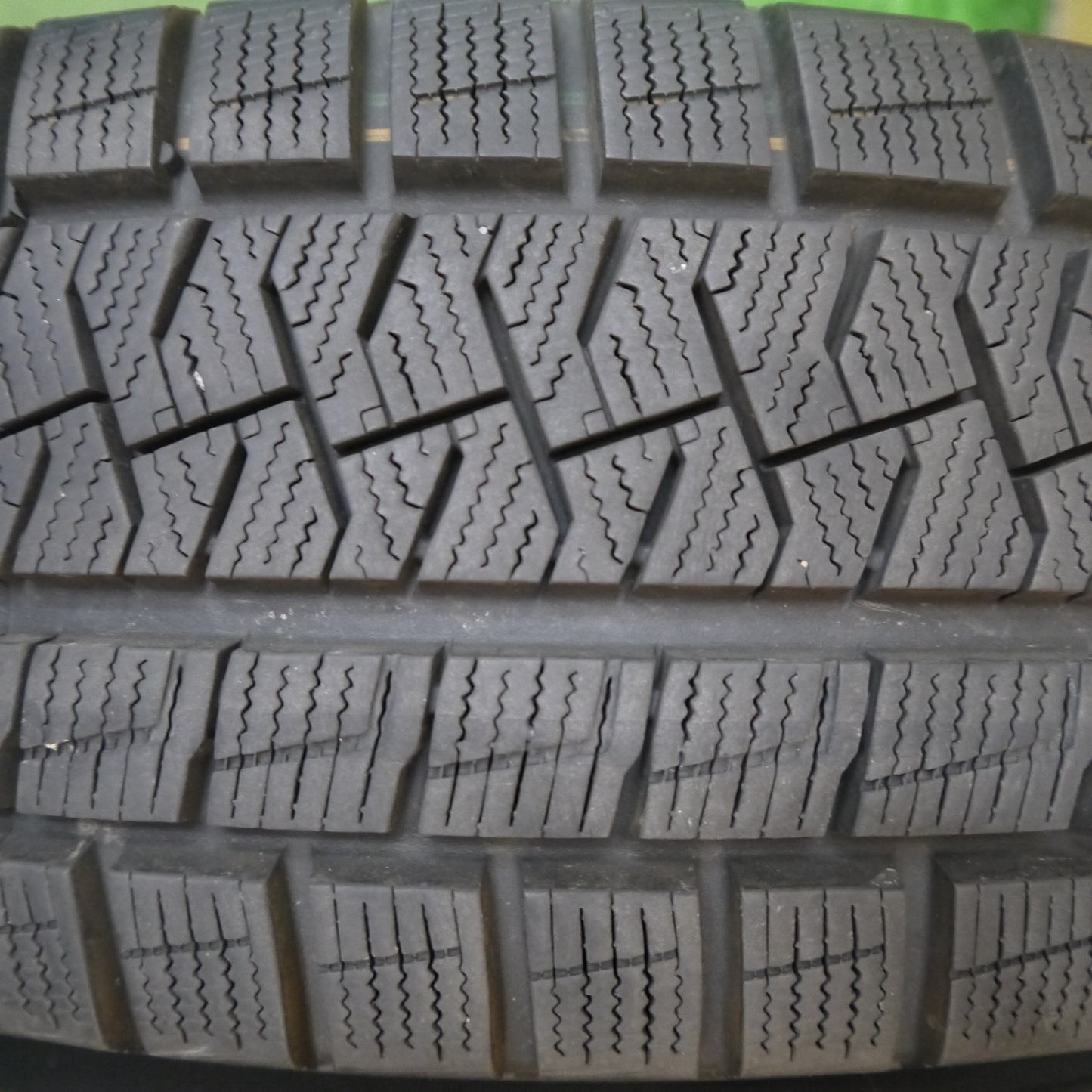 バリ溝！キレイ！8.5分★スタッドレス 185/65R15 ピレリ アイスアシンメトリコ プラス WAREN ヴァーレン 15インチ PCD100/4H★5072507Hス