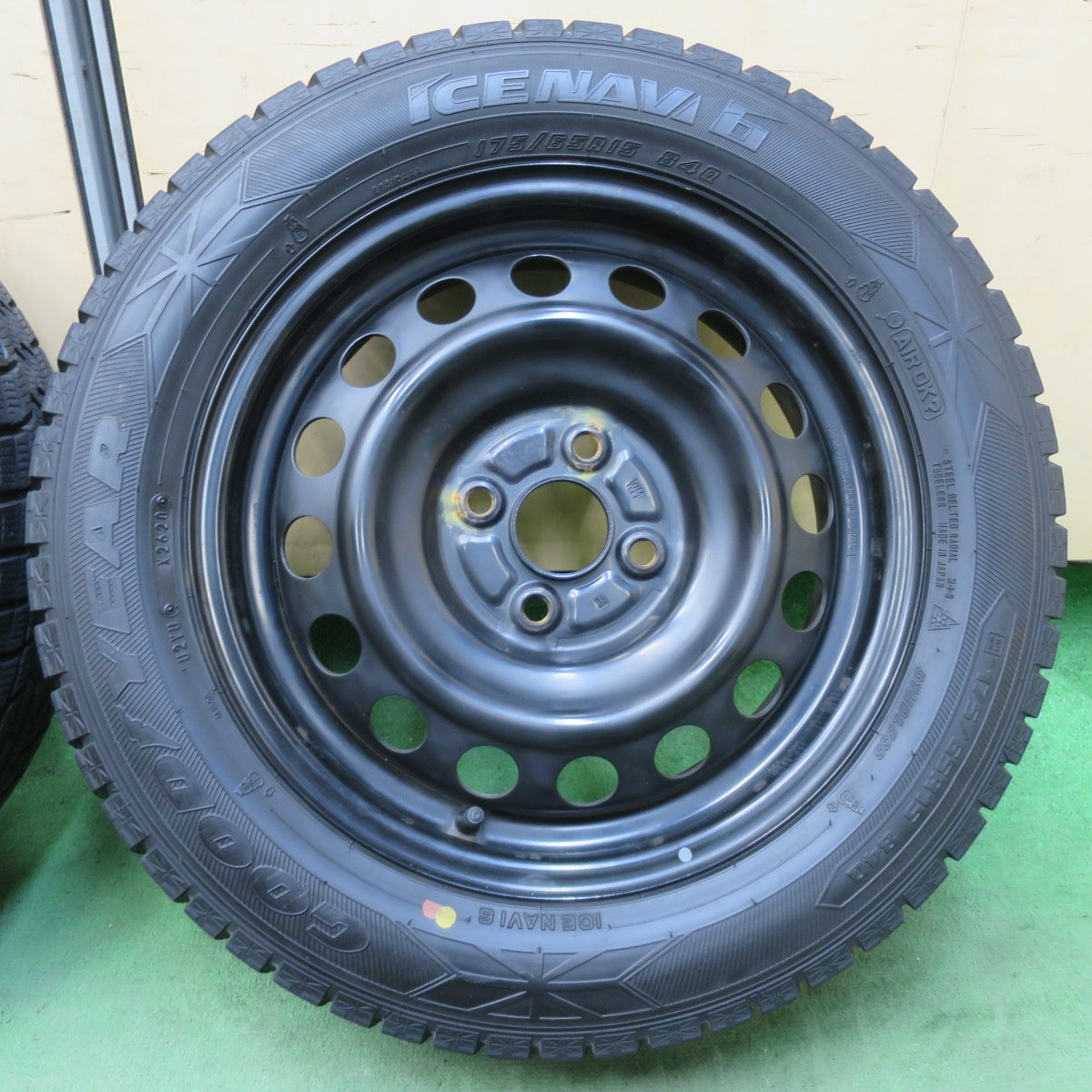 バリ溝！9分★スタッドレス 175/65R15 グッドイヤー アイスナビ6 スチール ホイール 15インチ PCD100/4H★6012004イス