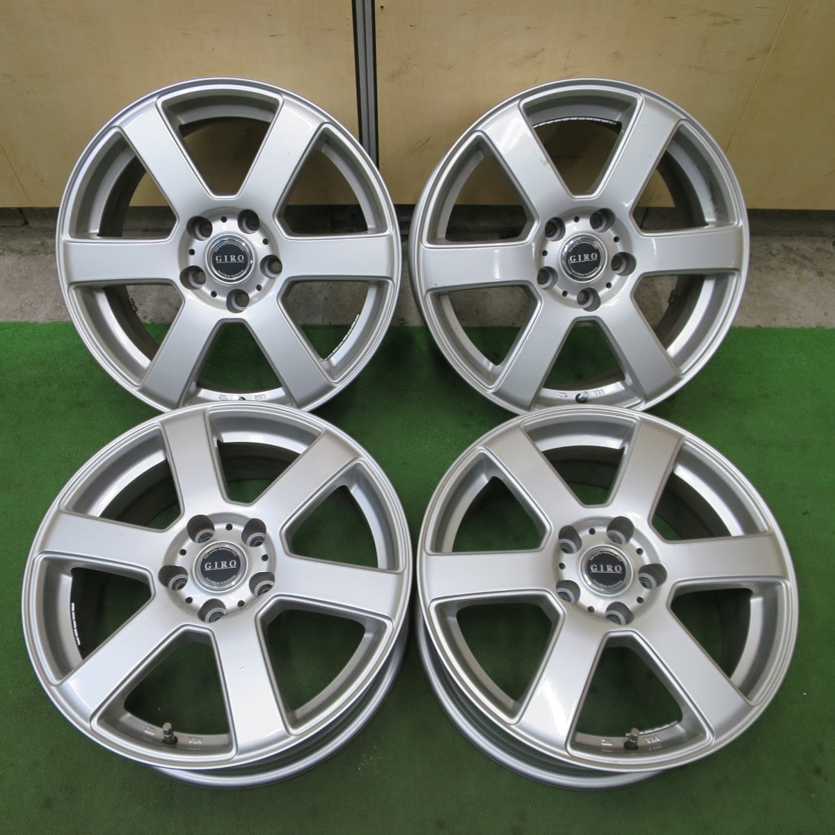 4本価格★GIRO ジーロ 17インチ 社外 アルミ ホイール 17×7J PCD114.3/5H★6052702NGホ