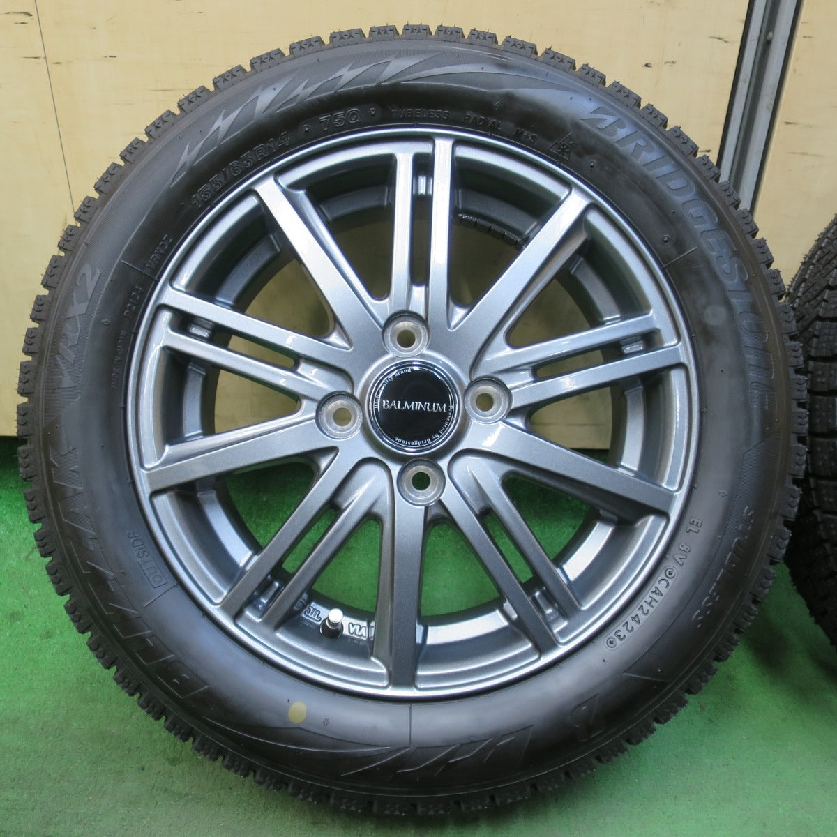 未使用！23年★スタッドレス 155/65R14 ブリヂストン ブリザック VRX2 BALMINUM BR10 バルミナ 14インチ PCD100/4H★5122301イス