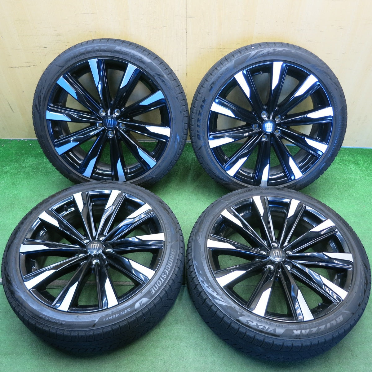 バリ溝！22年！キレイ！9.5分◎トヨタ クラウン クロスオーバー RS 純正 225/45R21 スタッドレス ブリヂストン ブリザック VRX3 21インチ PCD114.3/5H◎6070908HAス