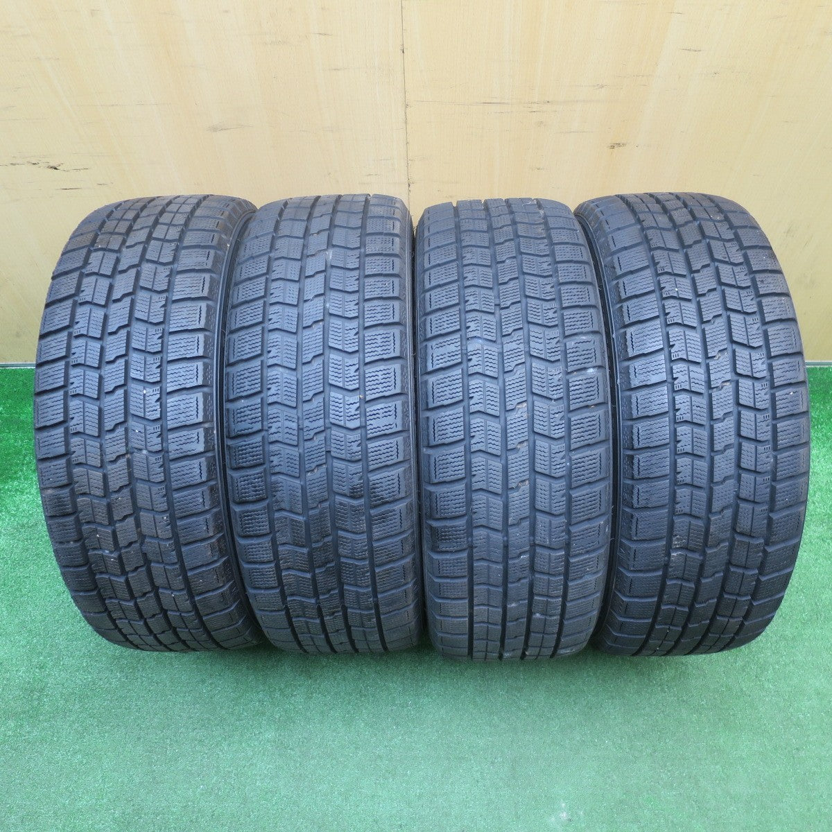 バリ溝！9.5分以上★プリウス 等 215/45R17 スタッドレス グッドイヤー アイスナビ7 BALMINUM バルミナ 17インチ PCD100/5H★5111703NJス