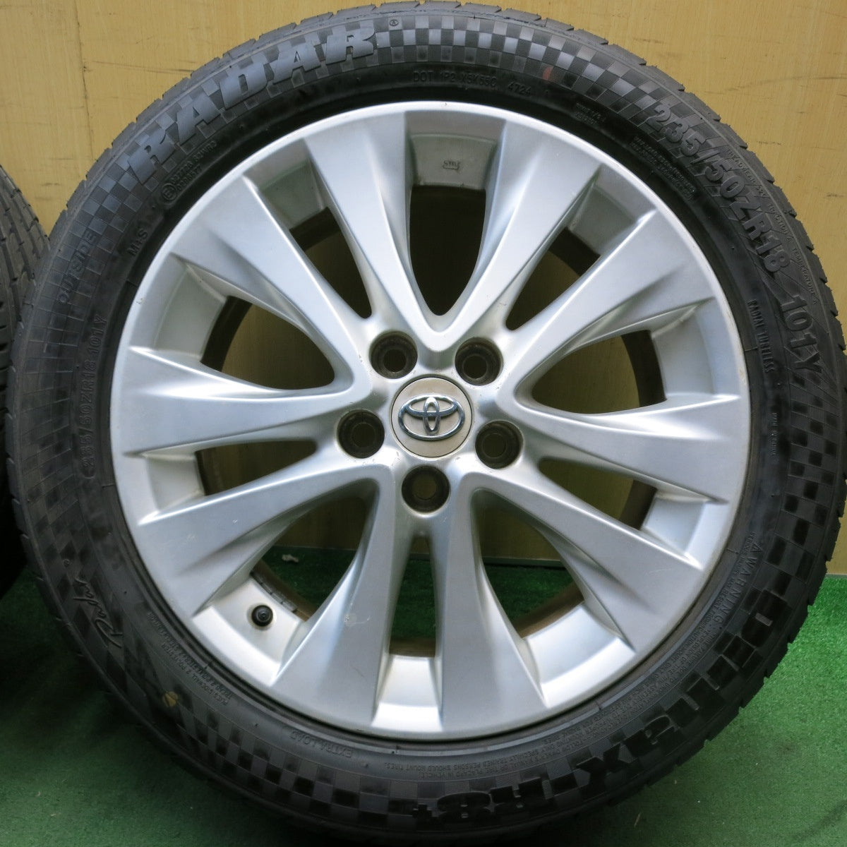 バリ溝！24年！9.5分以上★トヨタ 20系 アルファード ヴェルファイア 純正 235/50R18 レーダー Dimax R8+ 18インチ PCD114.3/5H★5092707HAノ