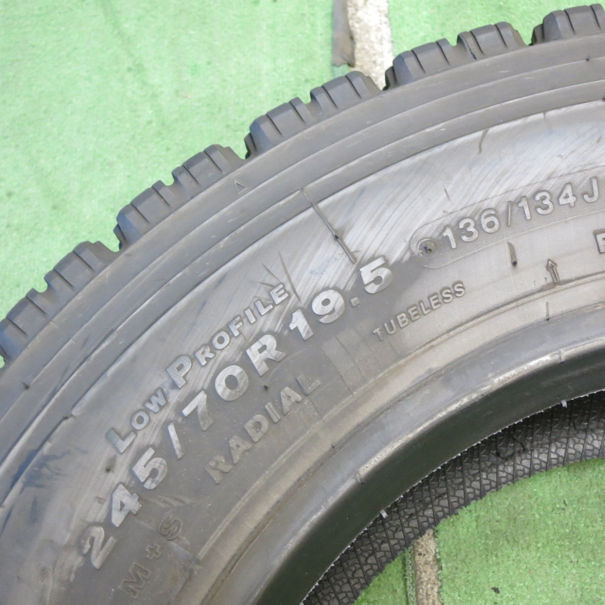 1本価格！25年★トラック タイヤ 245/70R19.5 136/134J スタッドレス ブリヂストン エコピア W911 Ⅱ 19.5インチ★6072905KKスタ
