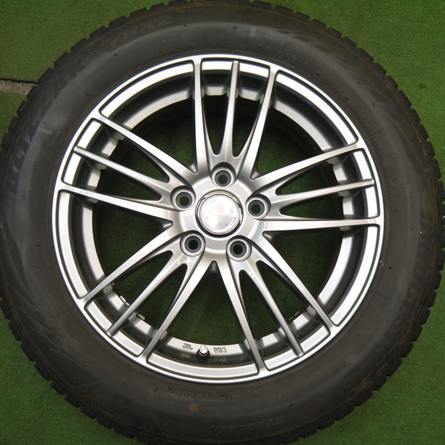 キレイ★シエンタ 等 185/60R15 スタッドレス ブリヂストン ブリザック VRX2 ECO FORME エコフォルム 15インチ PCD100/5H★5050703Hス