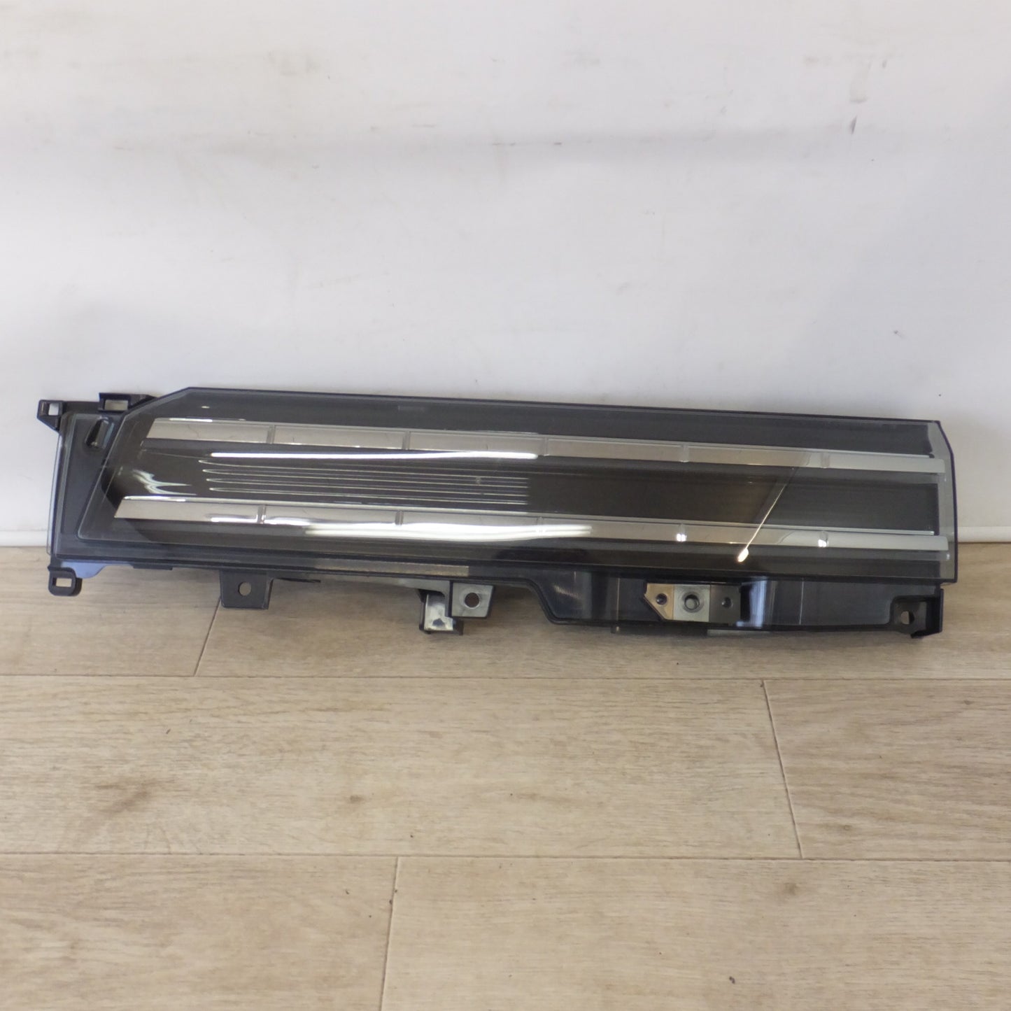 [送料無料] 美品★トヨタ TOYOTA 純正 ヴォクシー 90系 SZグレード テールライト KOITO V1-8 V1-9 4点 セット★