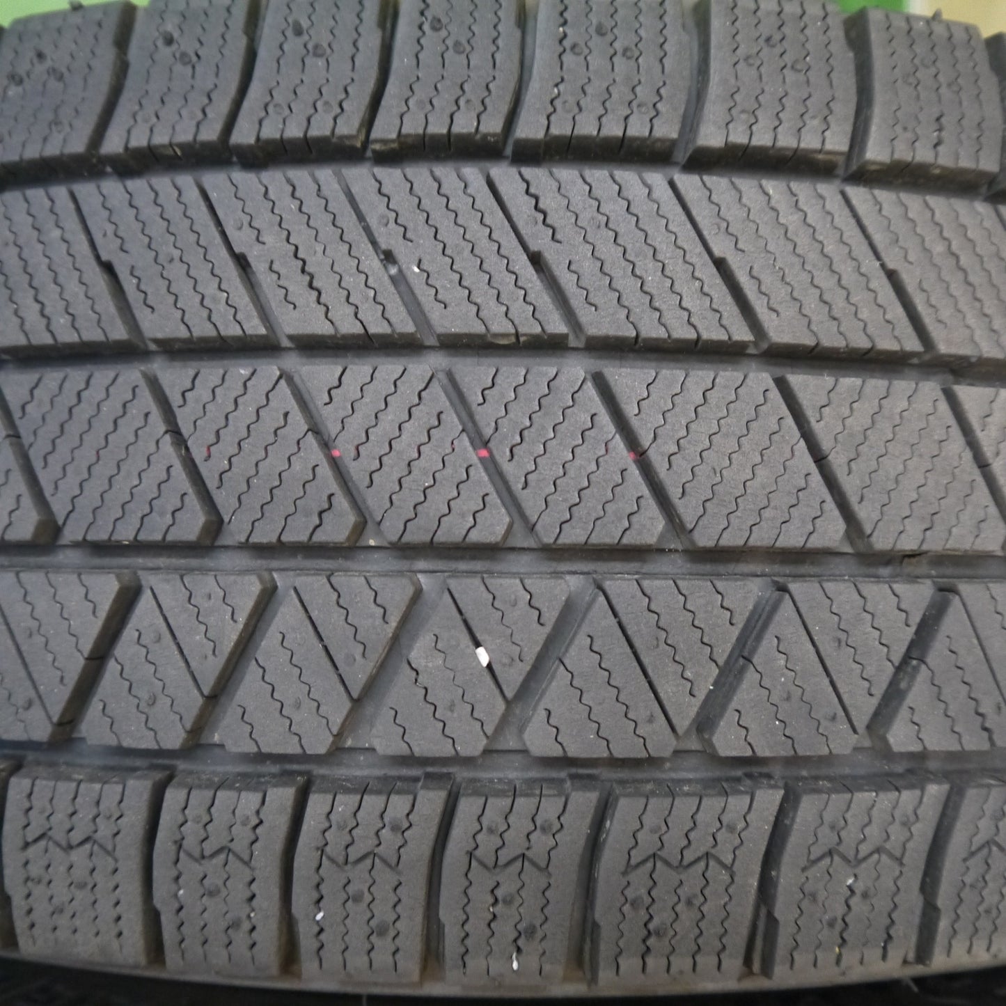バリ溝！24年！キレイ！9.5分以上◎スタッドレス 215/65R16 ブリヂストン ブリザック VRX3 JOKER ジョーカー 16インチ PCD114.3/5H◎6070102Hス
