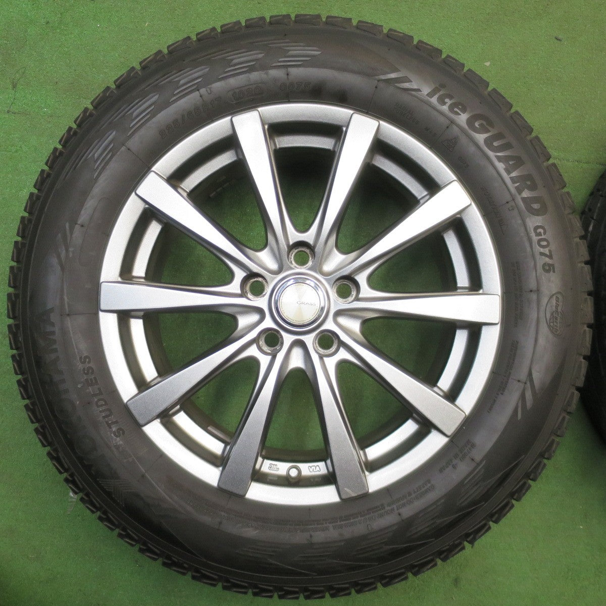 バリ溝！キレイ！9.5分★スタッドレス 225/65R17 ヨコハマ アイスガード G075 GRASS グラス 17インチ PCD114.3/5H★6031801NJス