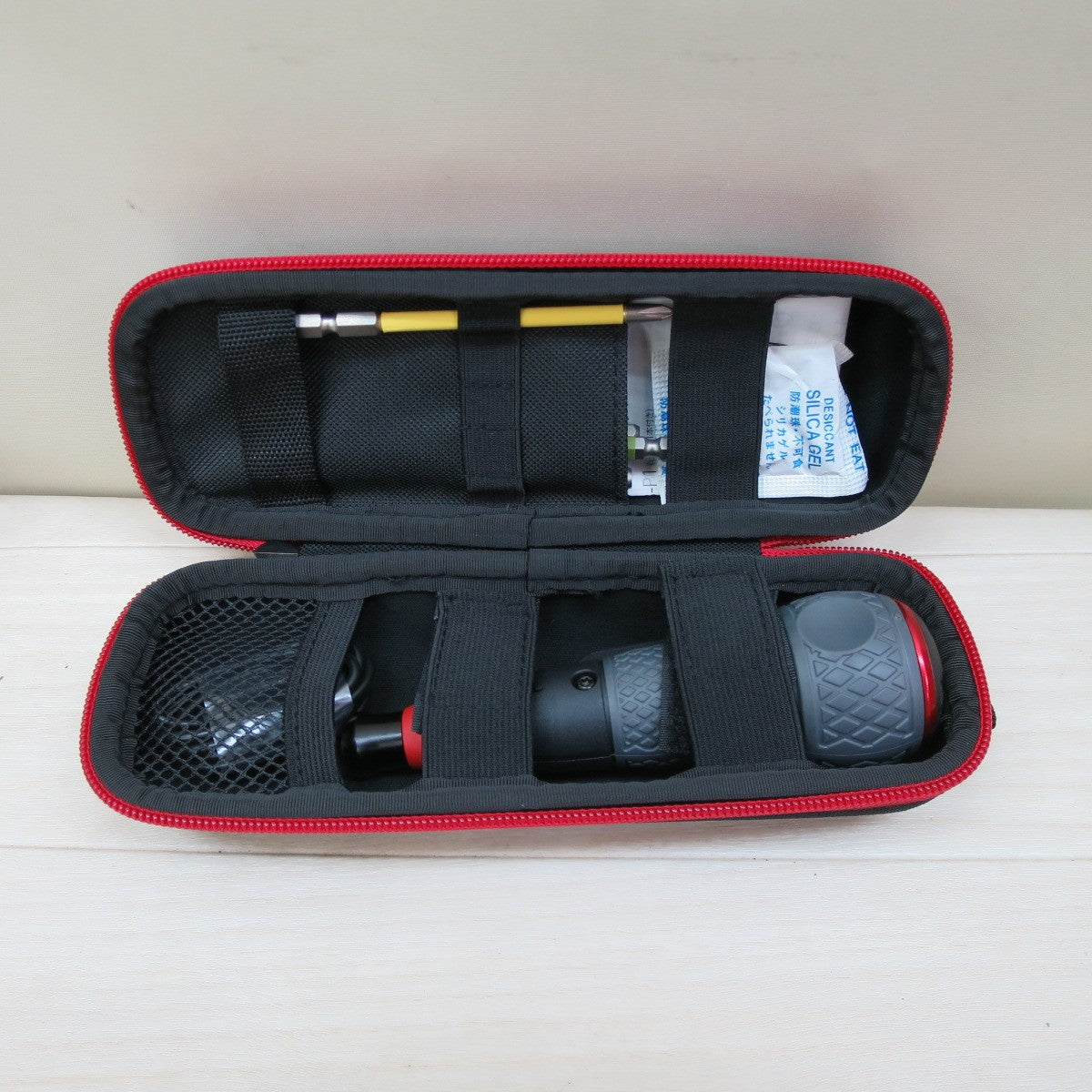 [送料無料] ほぼ未使用☆VESSEL ベッセル 220USB-P1 電ドラボールプラス ケース付 電動ドライバー  電動 ボール グリップ ドライバー☆
