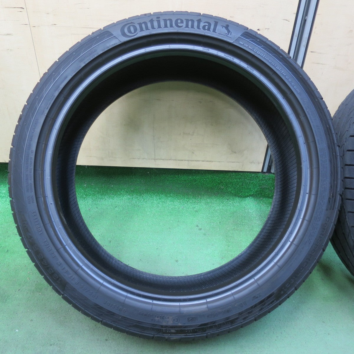 バリ溝！23年！9分！2本★195/45R17 コンチネンタル コンチスポーツ コンタクト5 タイヤ 17インチ アクア スイフト スポーツ 等★5110701イノタ
