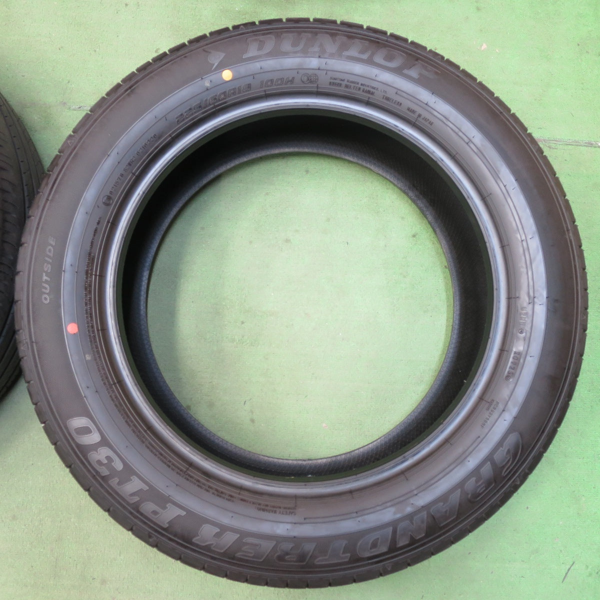 バリ溝！25年！9.5分以上★225/60R18 ダンロップ グラントレック PT30 タイヤ 18インチ ハリアー RAV4 等★5073102イノタ