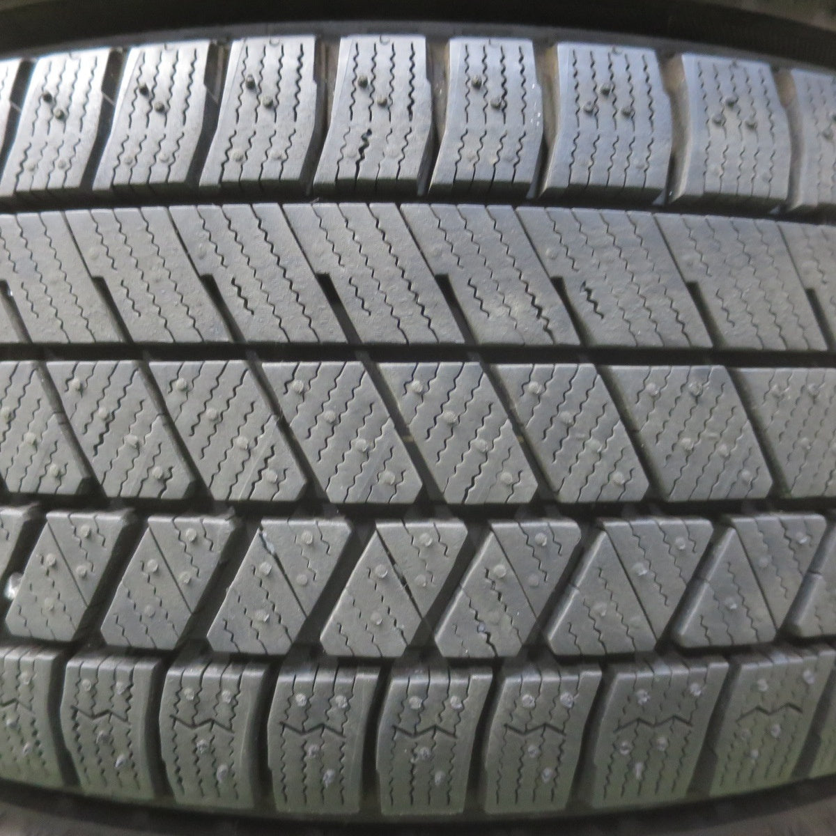 バリ溝！24年！キレイ！ほぼ10分★スタッドレス 185/55R16 ブリヂストン ブリザック VRX3 BALMINUM BR10 バルミナ 16インチ PCD100/4H★6031605イス